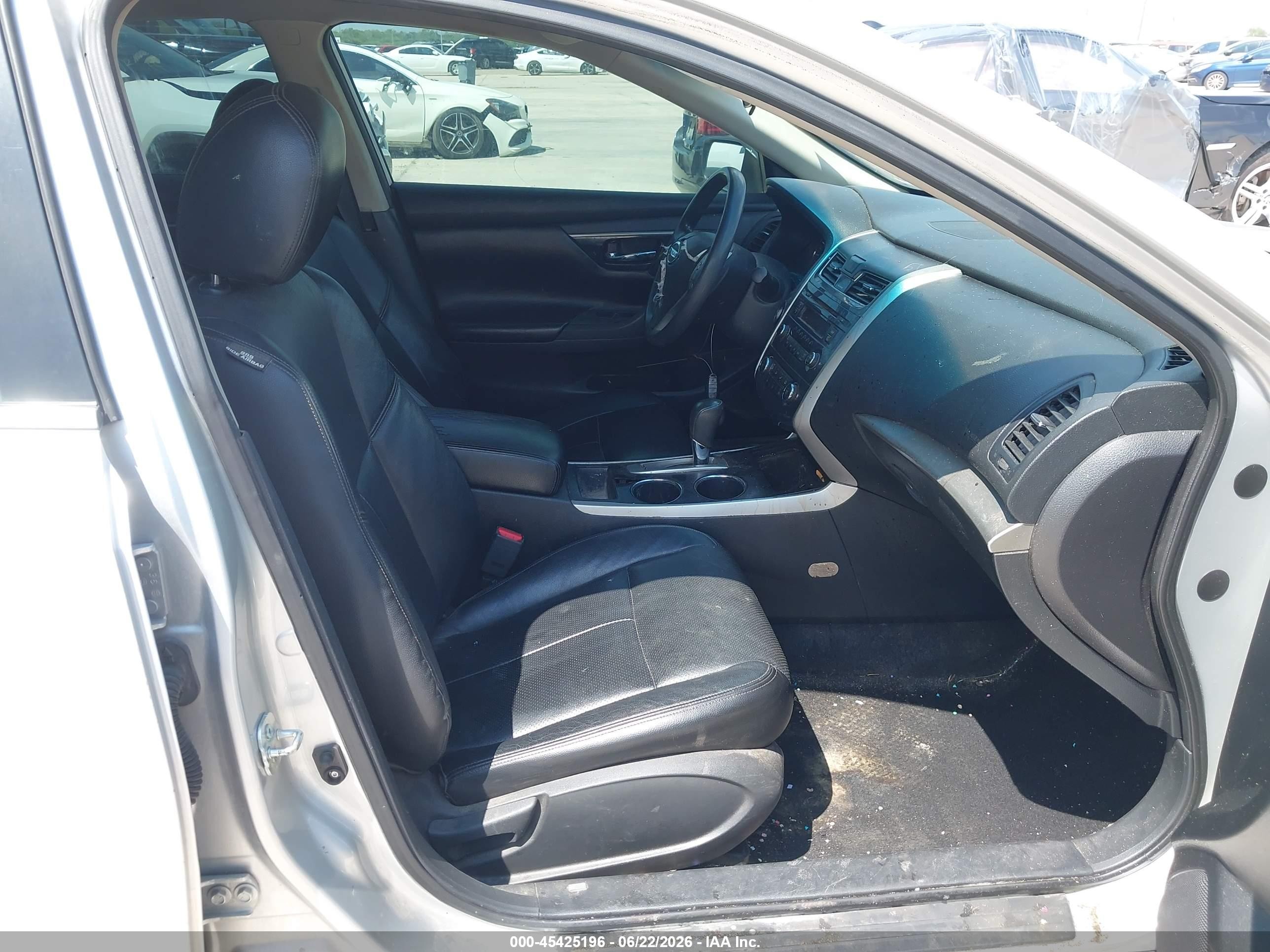 2014 Nissan Altima 2.5 S Серебряный vin: 1N4AL3AP7EN222513