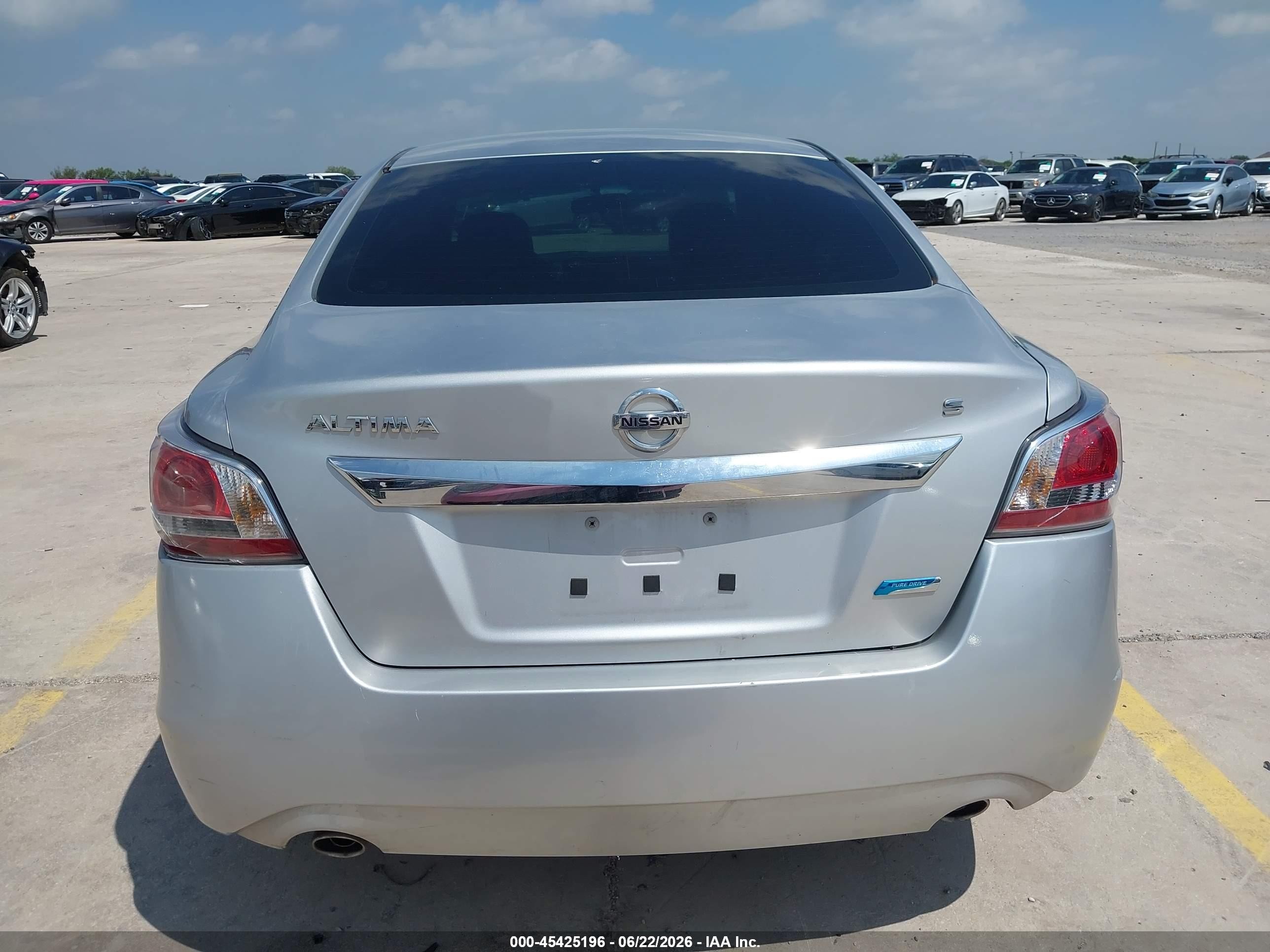 2014 Nissan Altima 2.5 S Серебряный vin: 1N4AL3AP7EN222513
