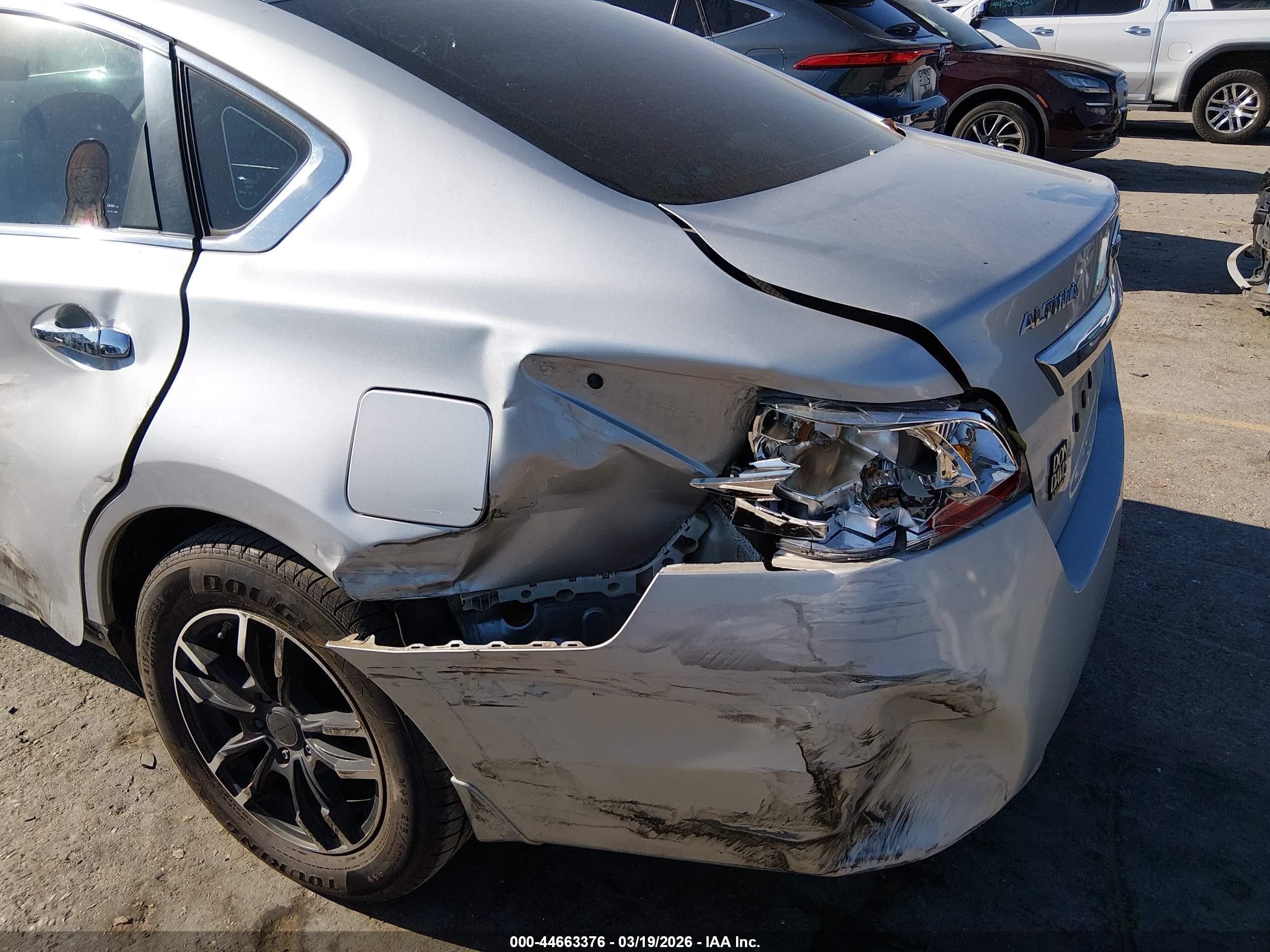 2014 Nissan Altima 2.5 S Серебряный vin: 1N4AL3AP7EN232166