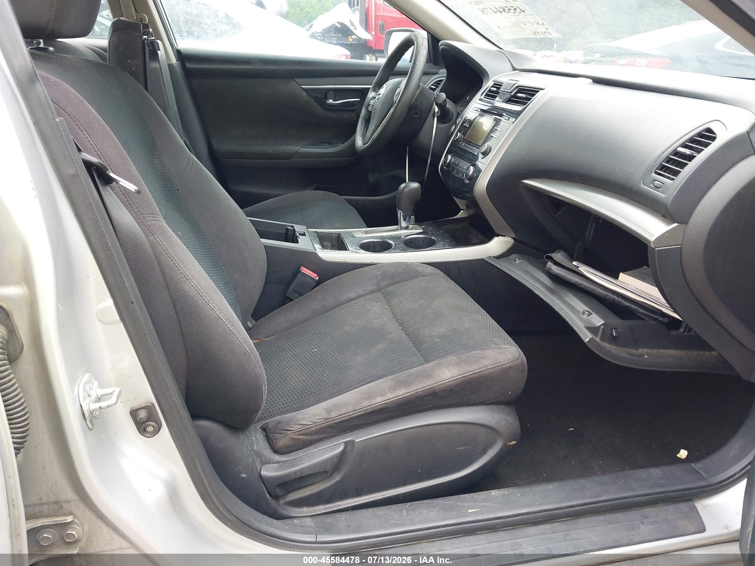 2014 Nissan Altima 2.5 S Серебряный vin: 1N4AL3AP7EN239571