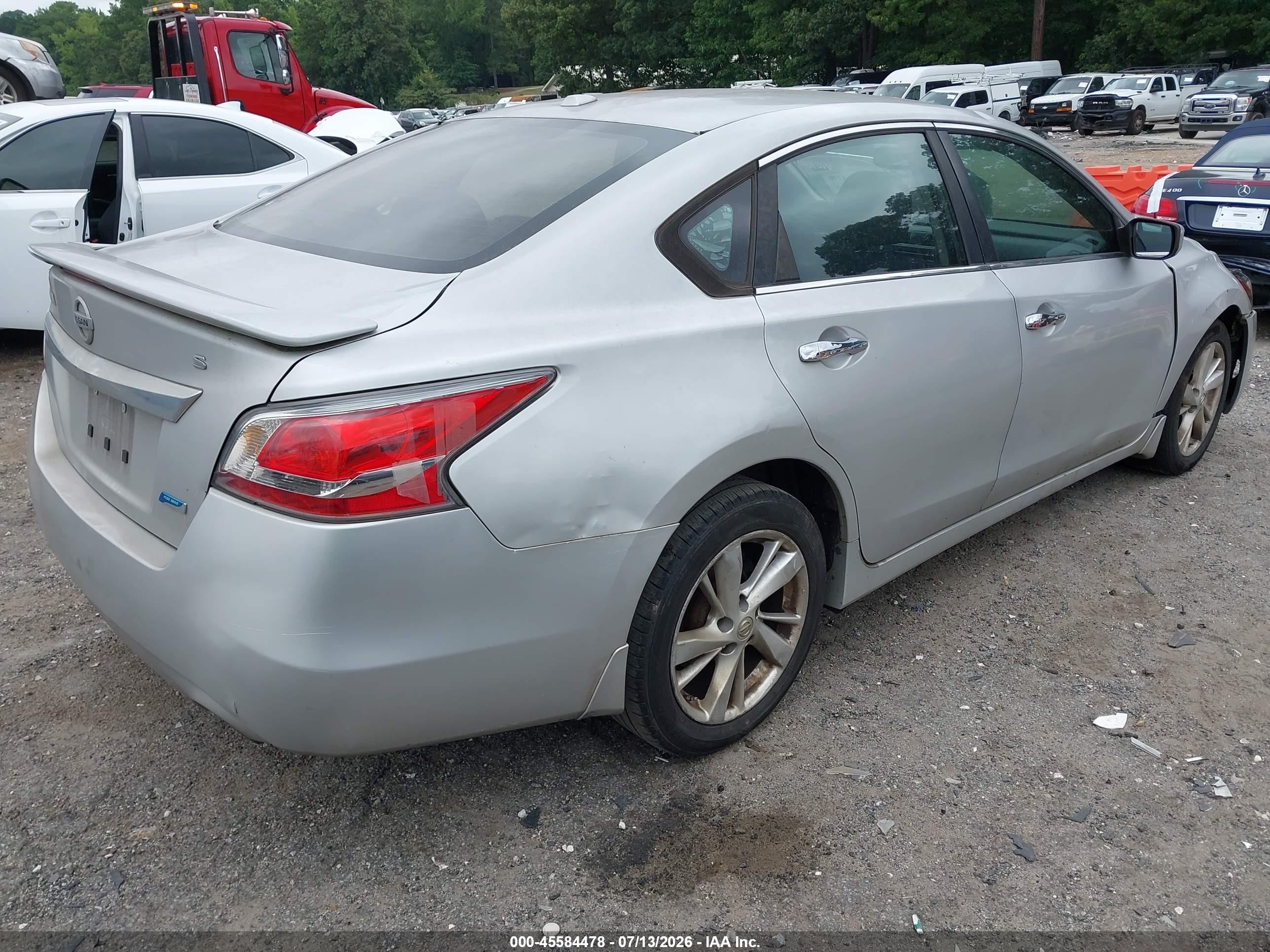 2014 Nissan Altima 2.5 S Серебряный vin: 1N4AL3AP7EN239571