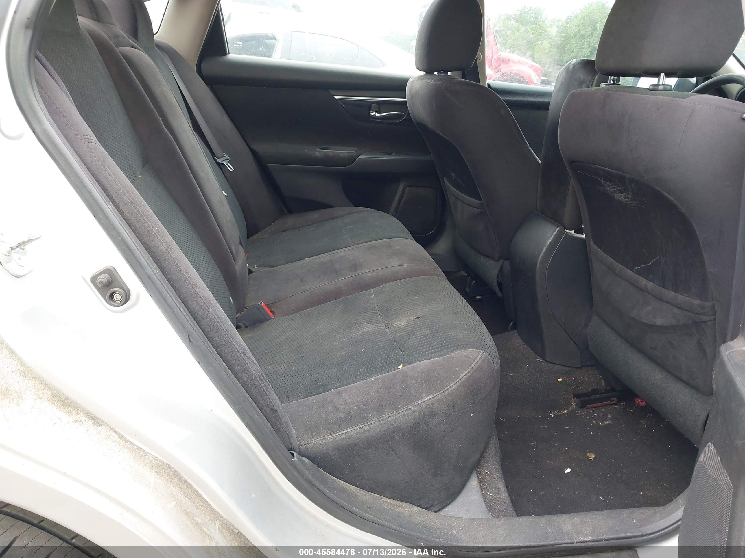 2014 Nissan Altima 2.5 S Серебряный vin: 1N4AL3AP7EN239571