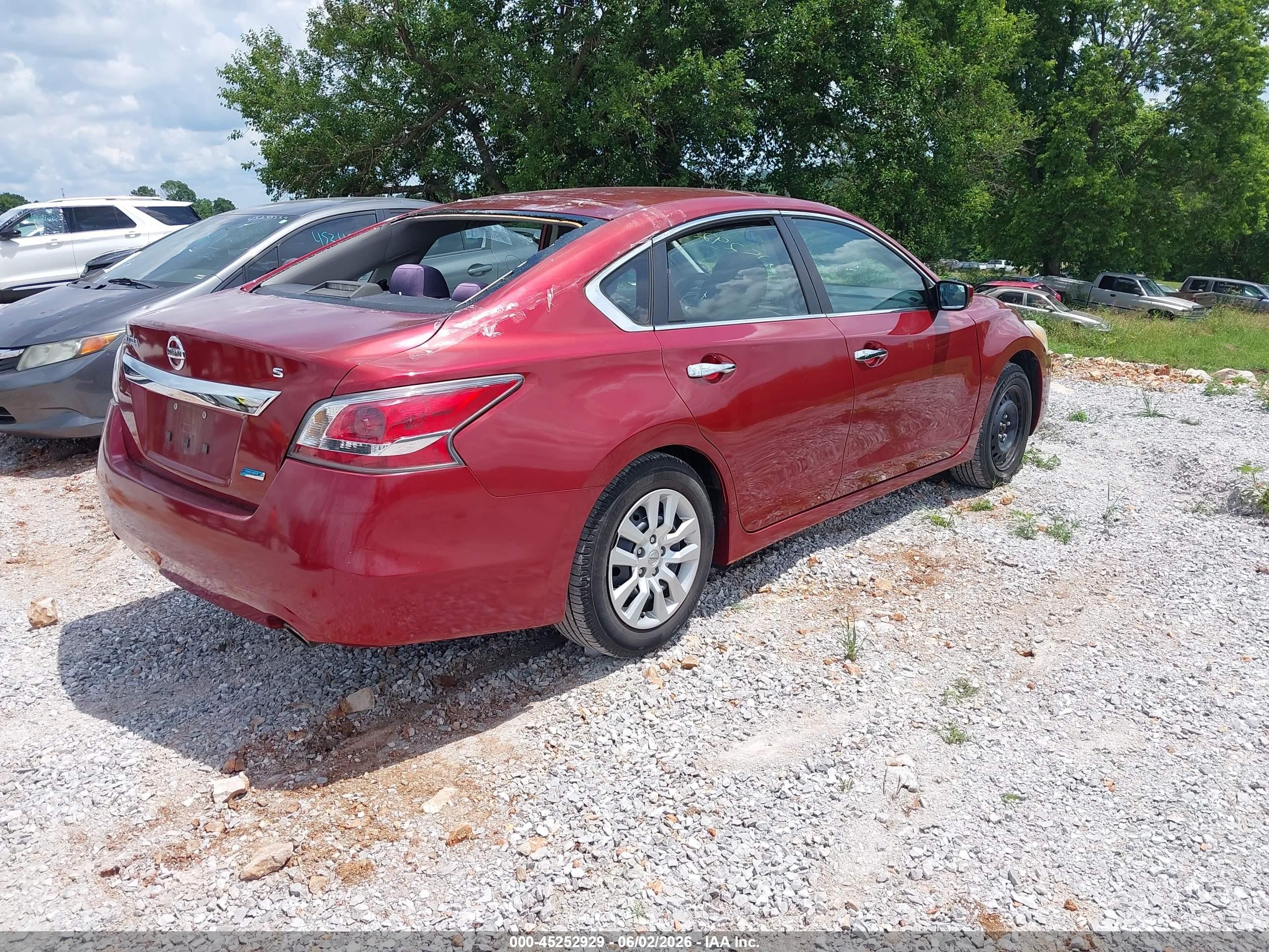 2014 Nissan Altima 2.5 S Red vin: 1N4AL3AP7EN243930