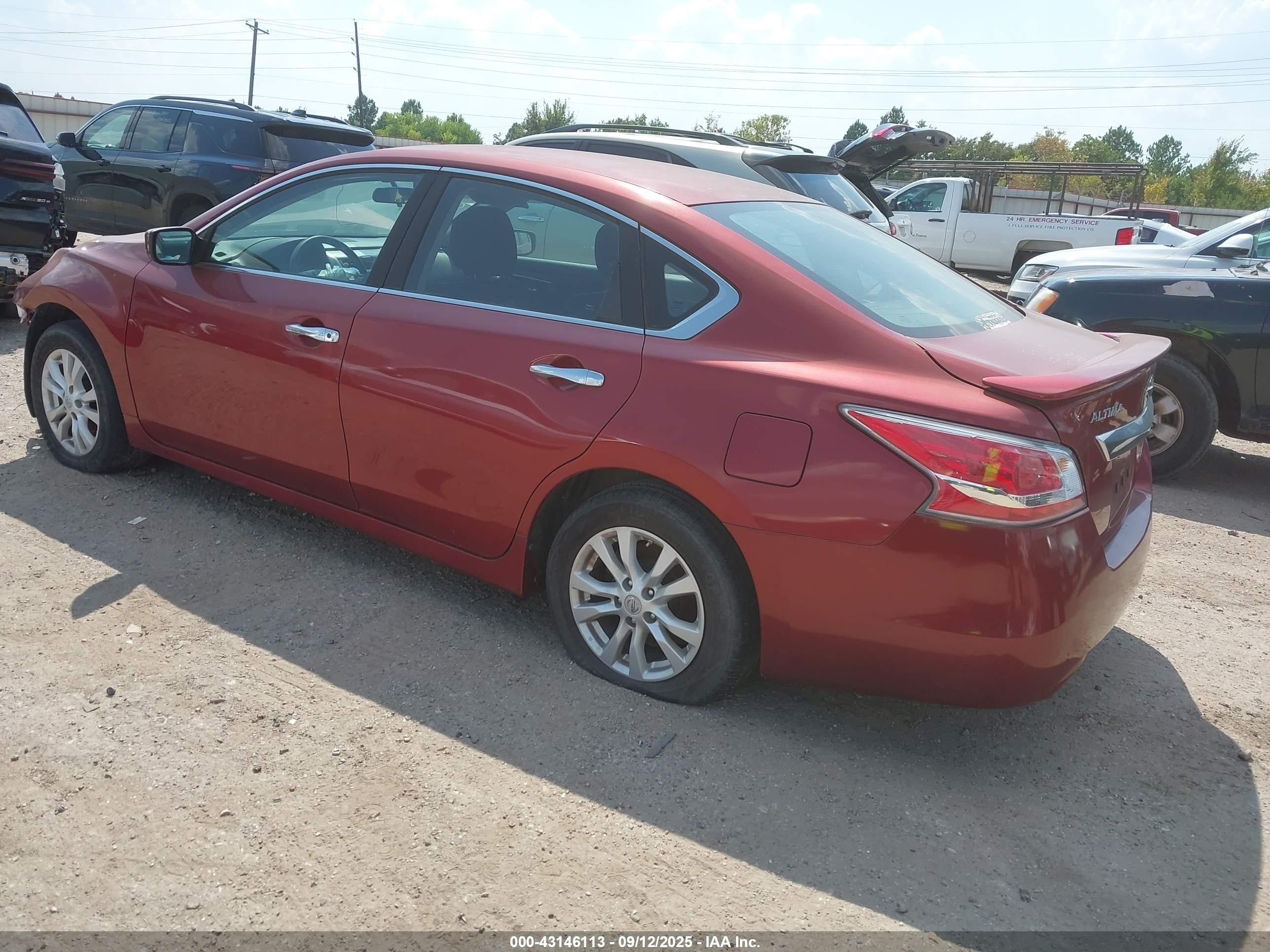 2014 Nissan Altima 2.5 S Red vin: 1N4AL3AP7EN247217