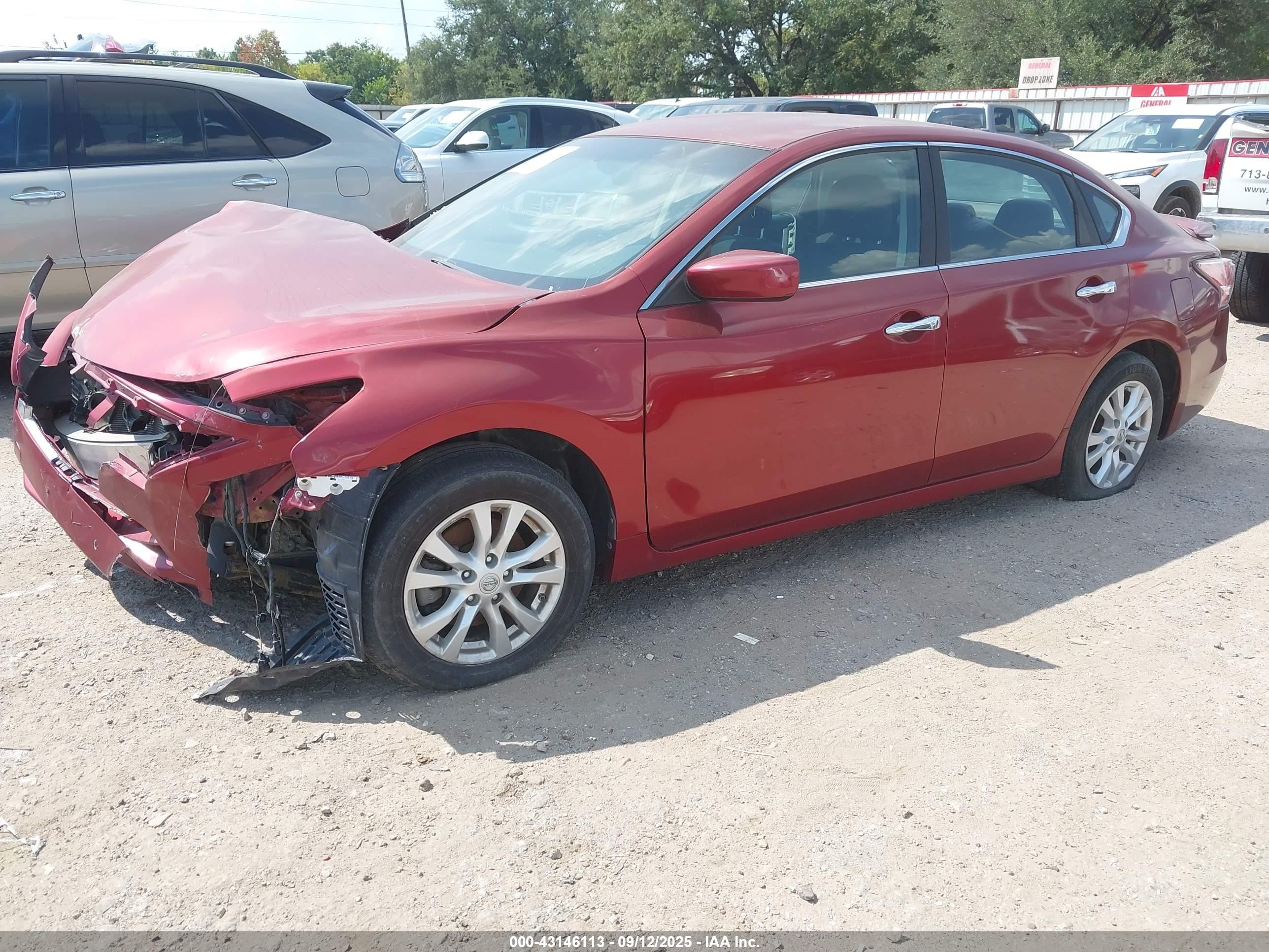 2014 Nissan Altima 2.5 S Red vin: 1N4AL3AP7EN247217