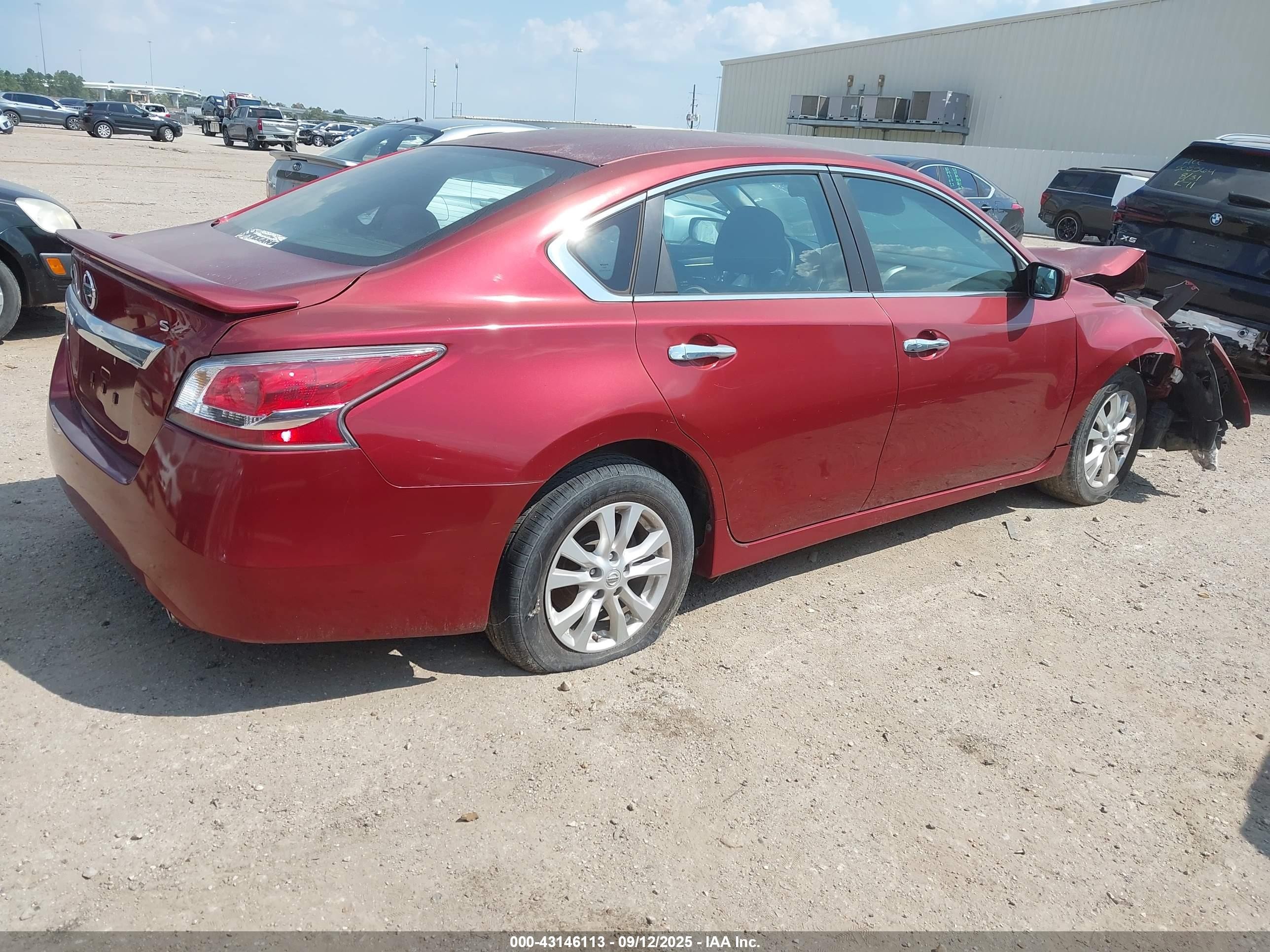 2014 Nissan Altima 2.5 S Red vin: 1N4AL3AP7EN247217