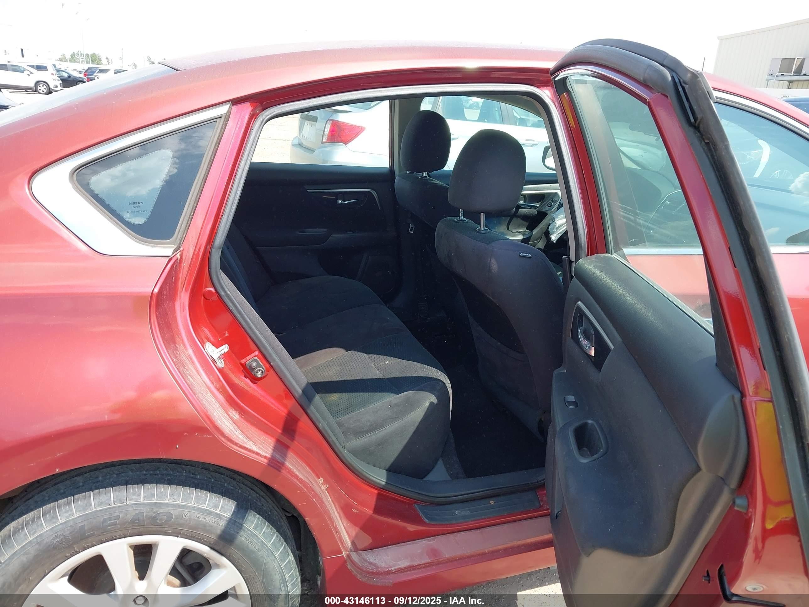 2014 Nissan Altima 2.5 S Red vin: 1N4AL3AP7EN247217
