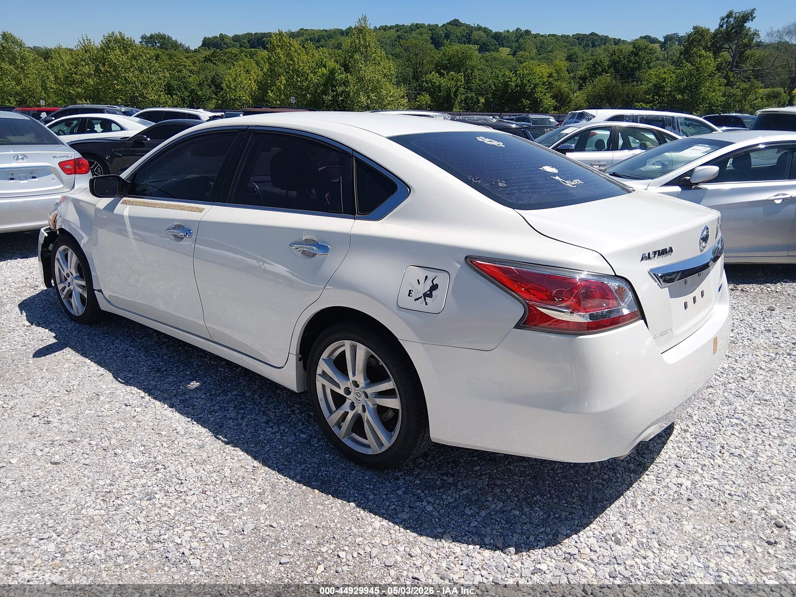 2014 Nissan Altima 2.5/2.5 S/2.5 Sl/2.5 Sv White vin: 1N4AL3AP7EN334731