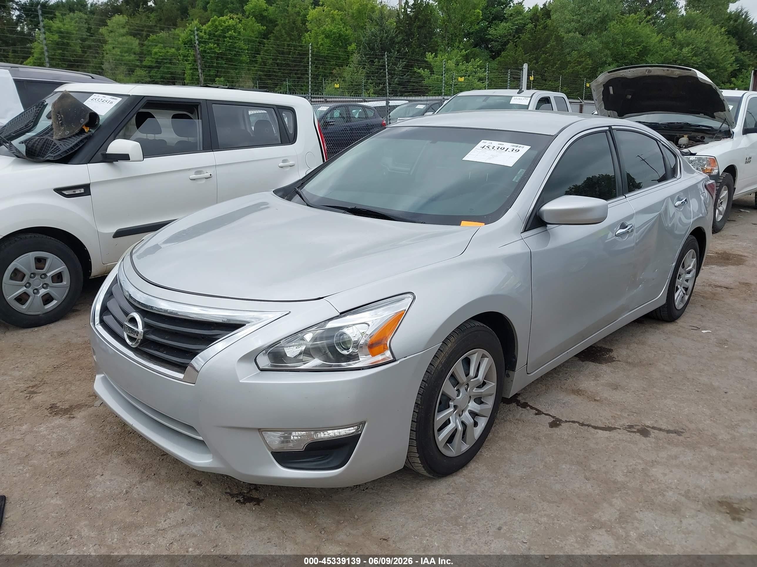 2014 Nissan Altima 2.5 S Silver vin: 1N4AL3AP7EN343607
