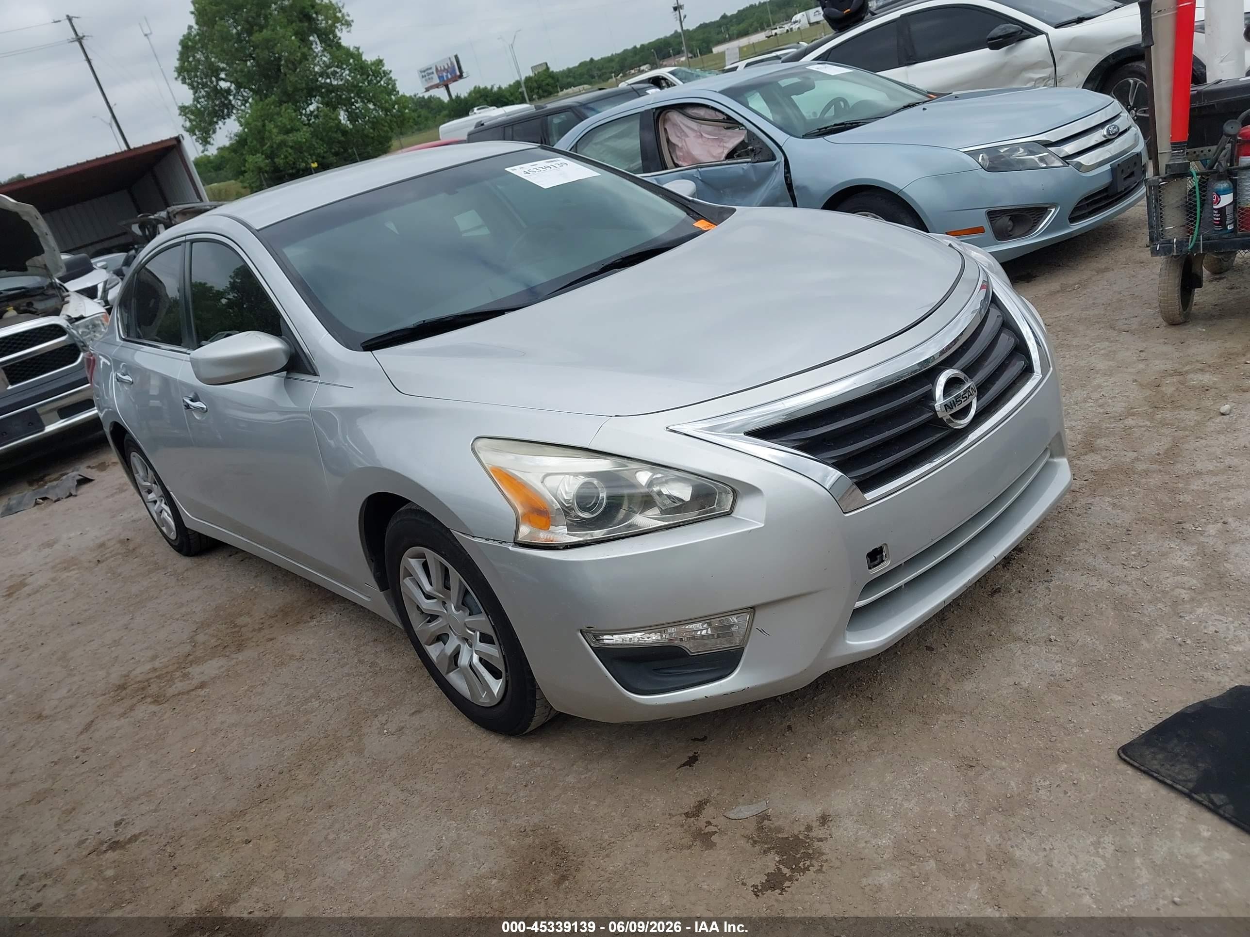 2014 Nissan Altima 2.5 S Silver vin: 1N4AL3AP7EN343607