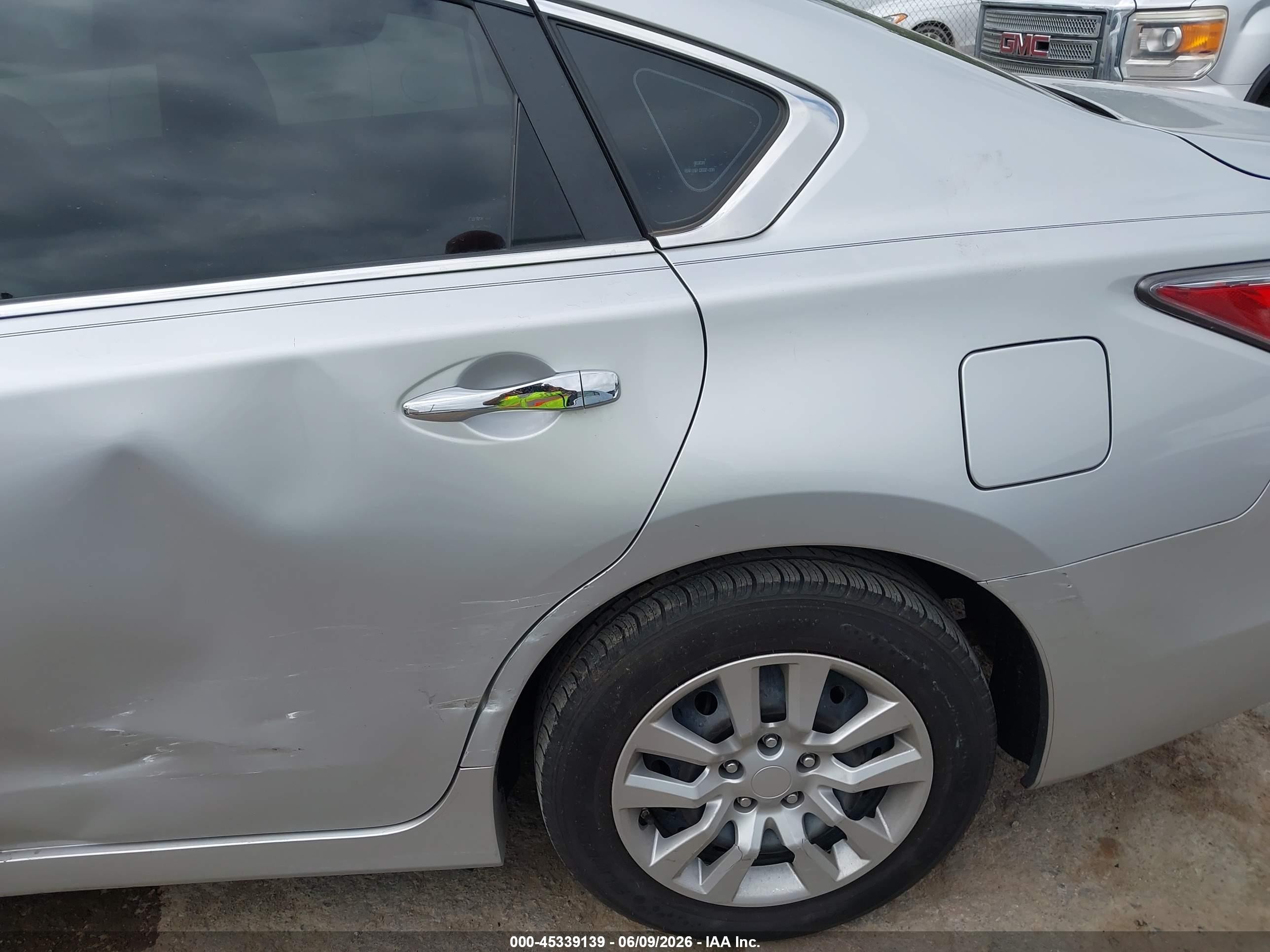 2014 Nissan Altima 2.5 S Silver vin: 1N4AL3AP7EN343607