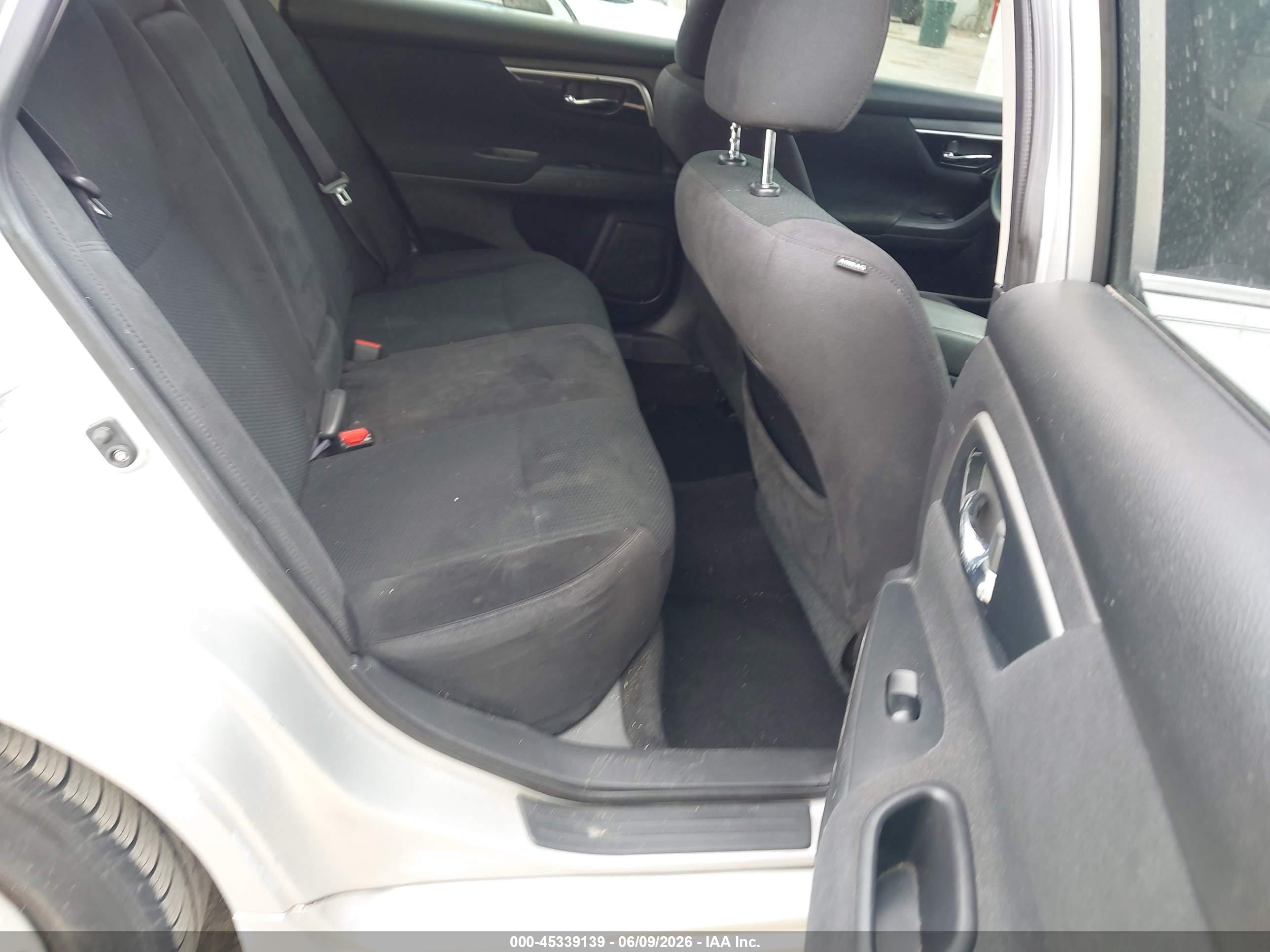 2014 Nissan Altima 2.5 S Silver vin: 1N4AL3AP7EN343607
