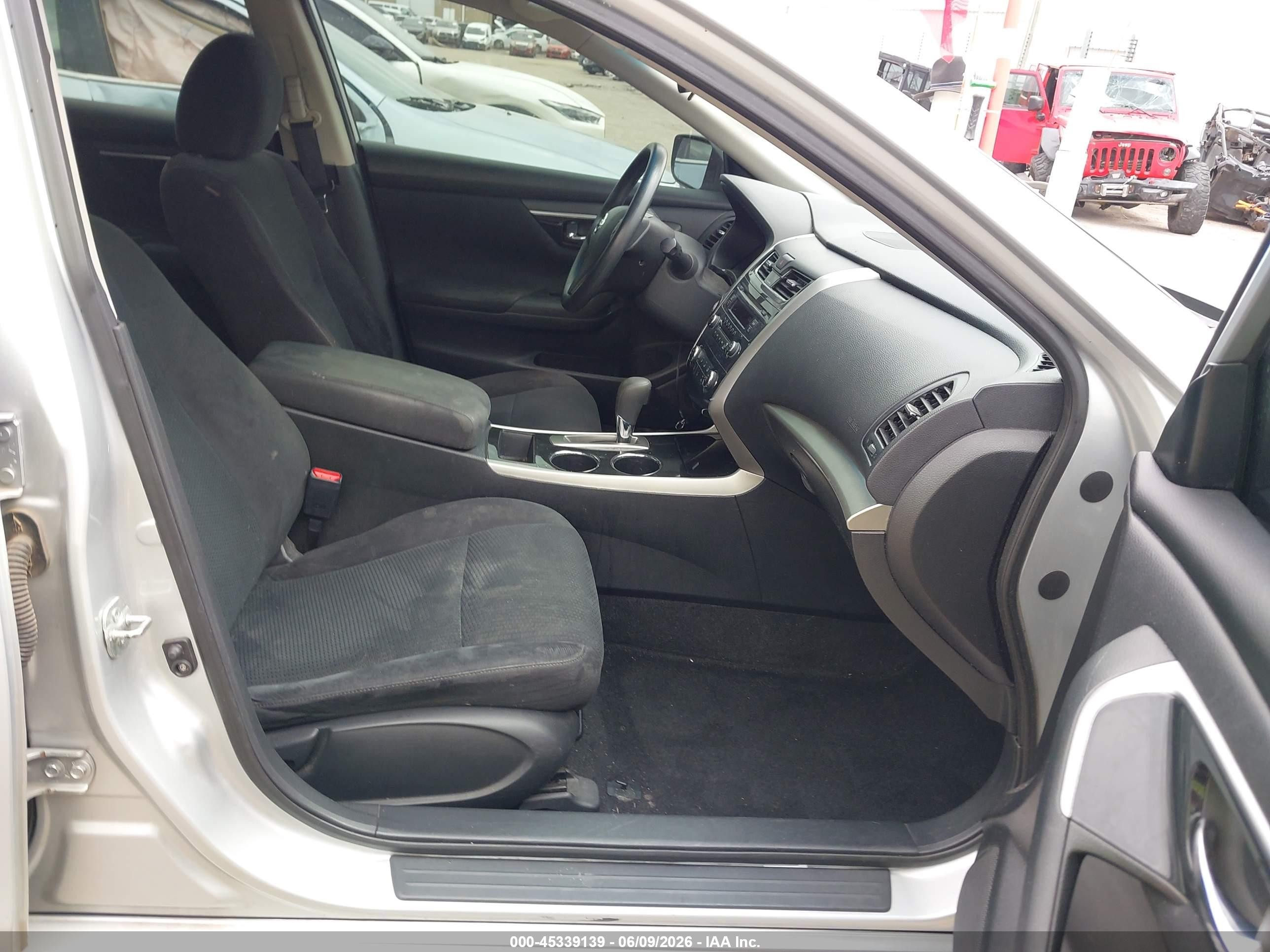 2014 Nissan Altima 2.5 S Silver vin: 1N4AL3AP7EN343607