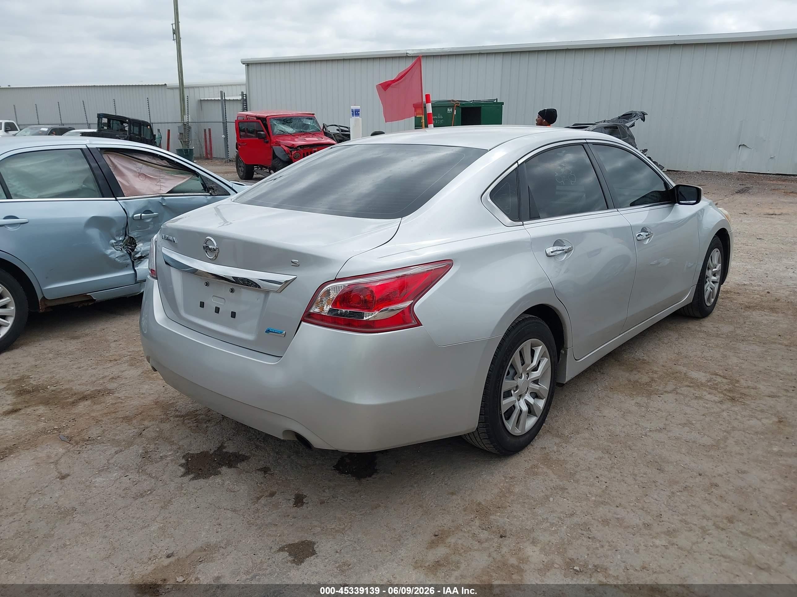 2014 Nissan Altima 2.5 S Silver vin: 1N4AL3AP7EN343607