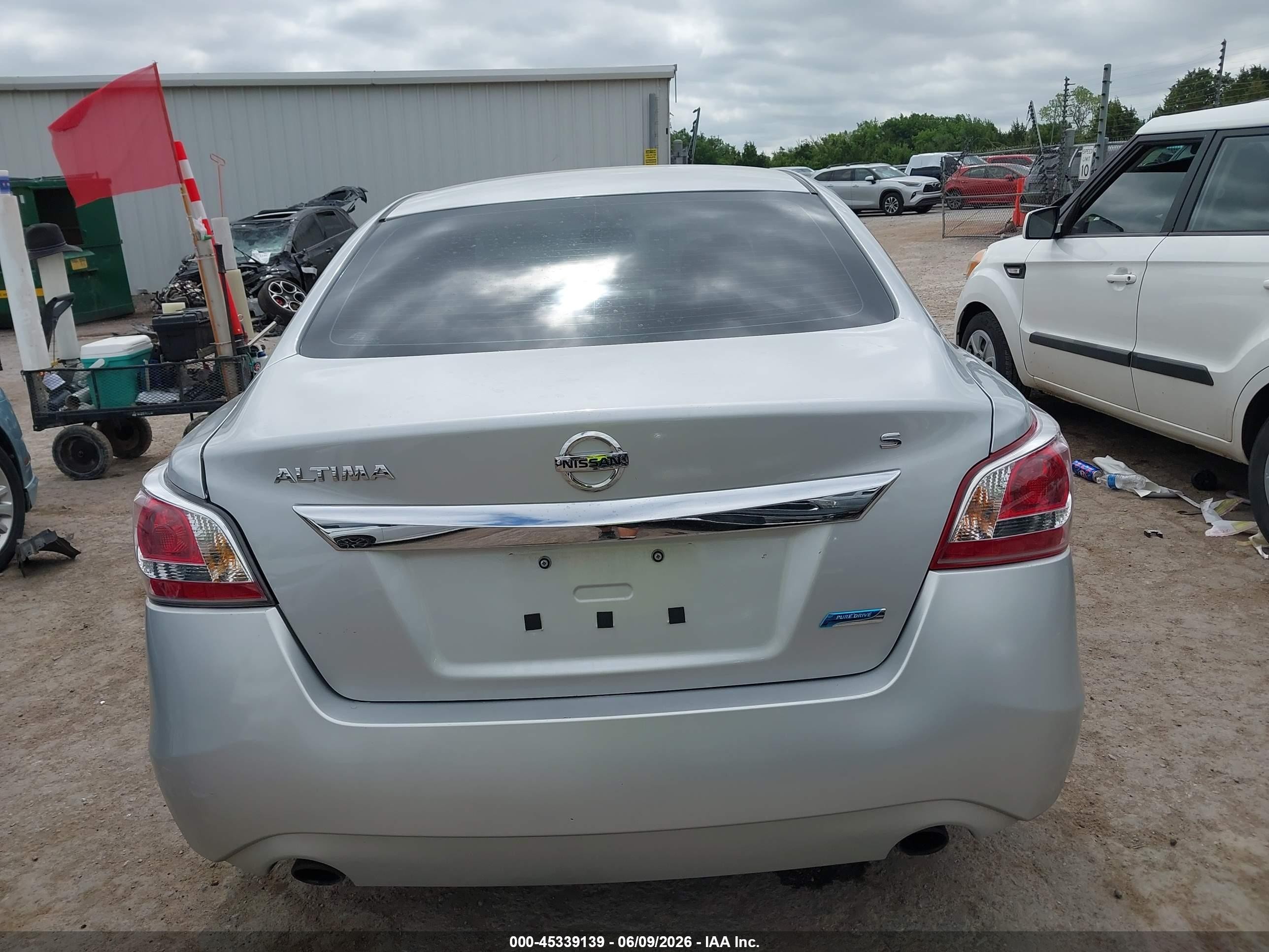 2014 Nissan Altima 2.5 S Silver vin: 1N4AL3AP7EN343607