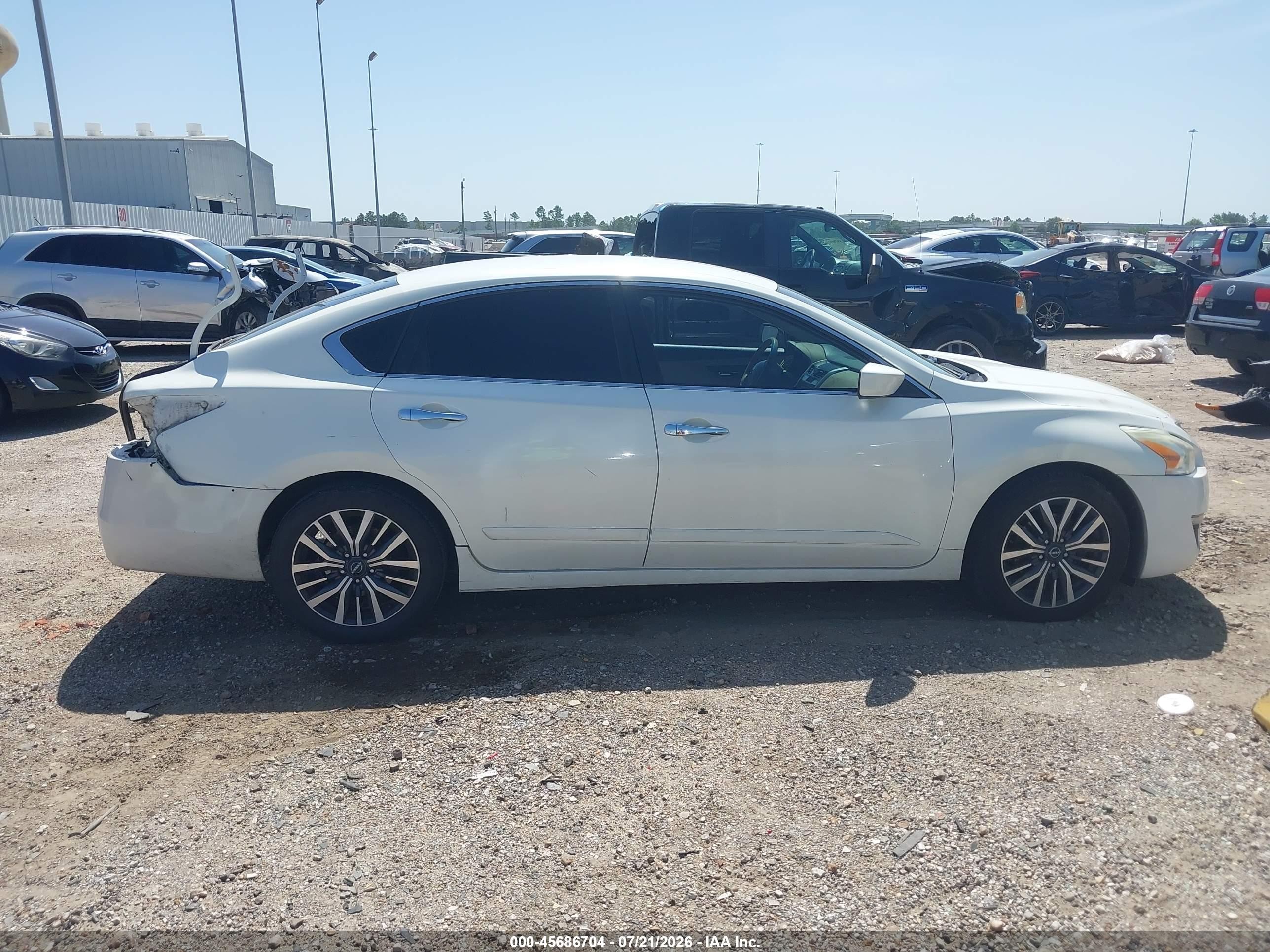 2014 Nissan Altima 2.5 S Белый vin: 1N4AL3AP7EN347012