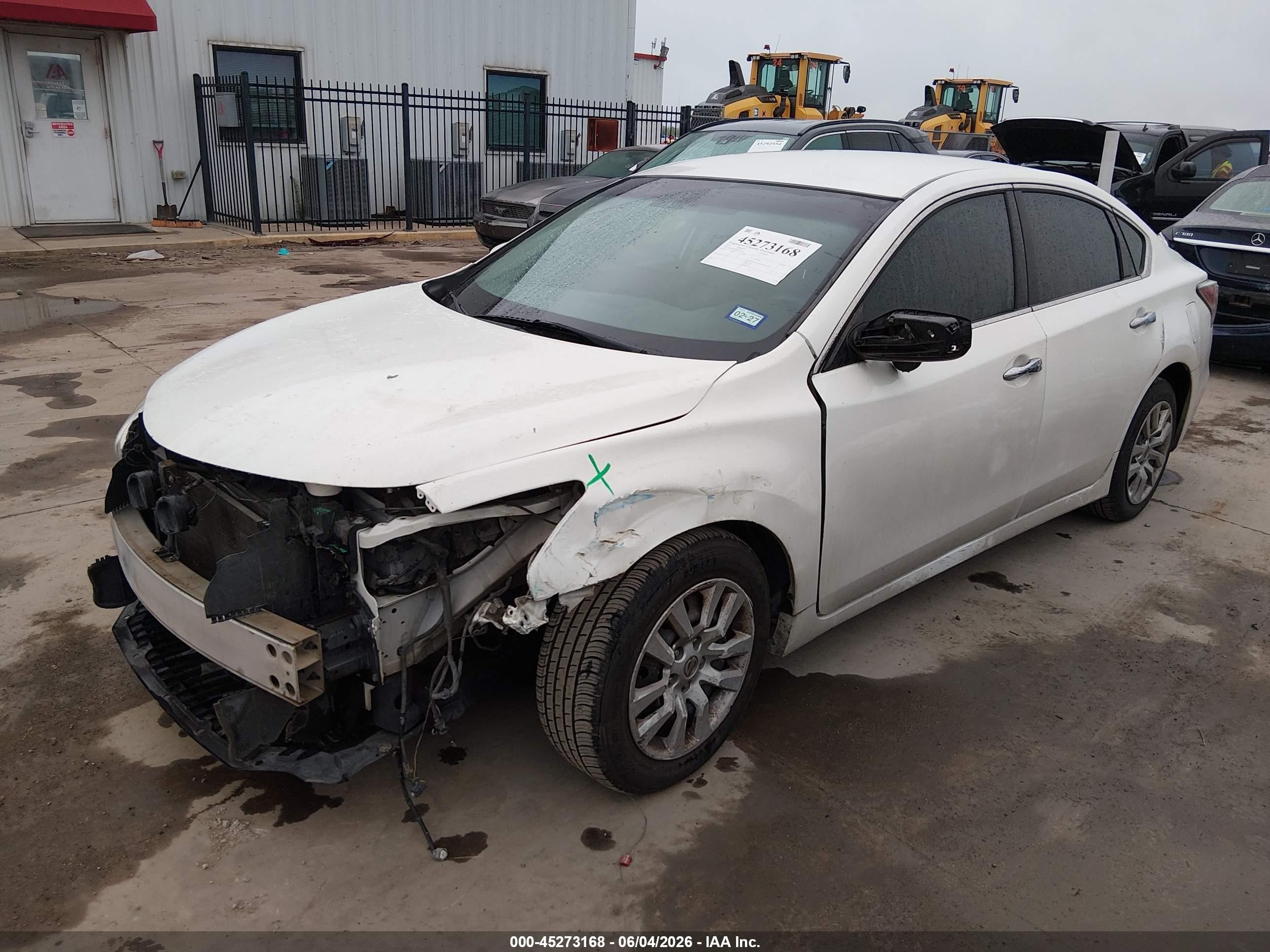 2014 Nissan Altima 2.5 S White vin: 1N4AL3AP7EN355417
