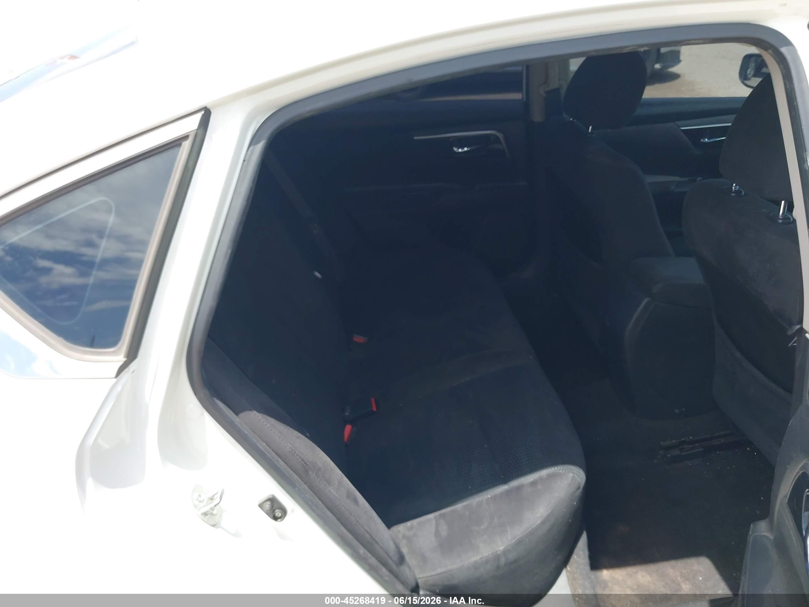 2014 Nissan Altima 2.5 S White vin: 1N4AL3AP7EN357569