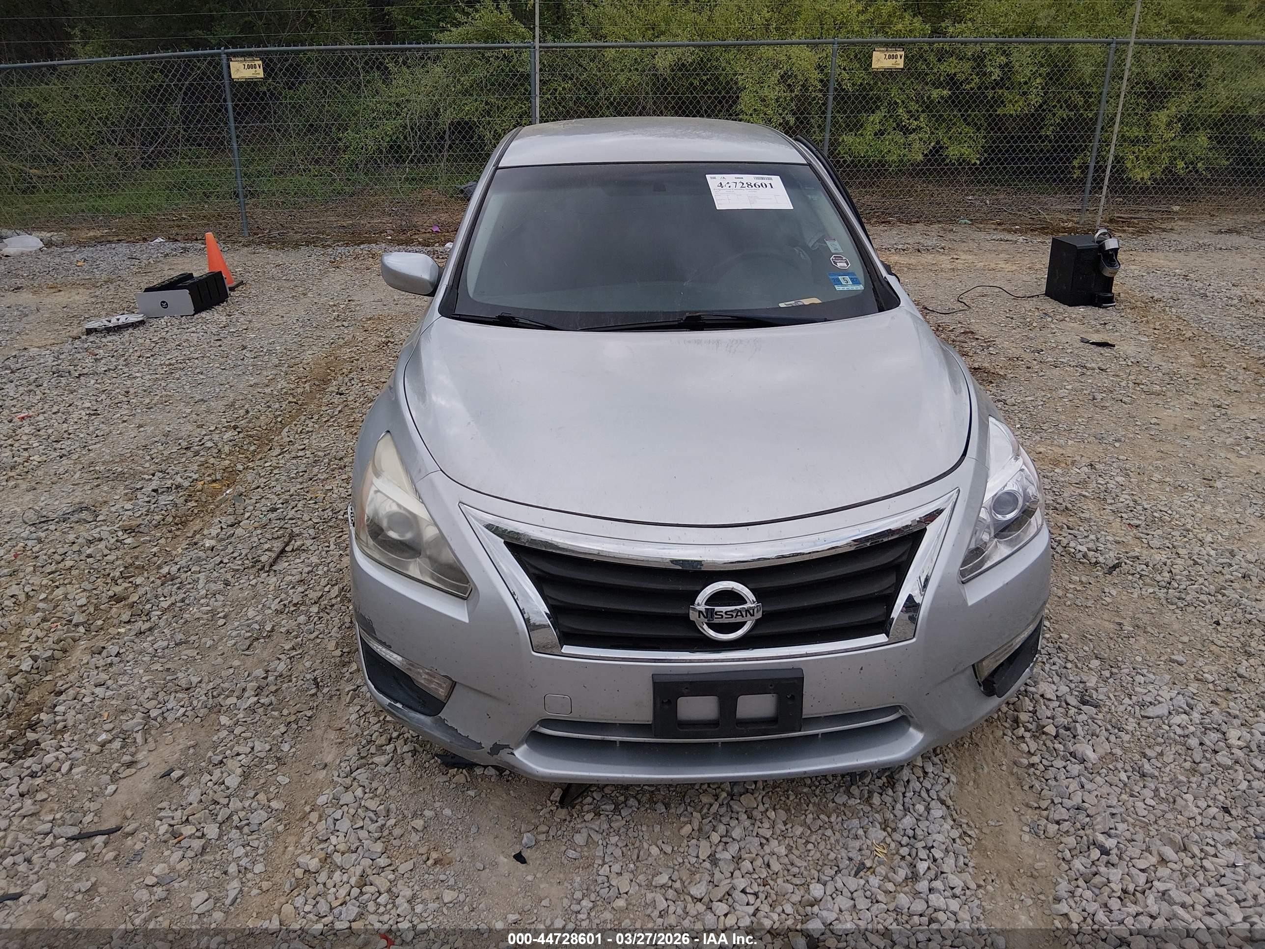 2014 Nissan Altima   Silver vin: 1N4AL3AP7EN383265