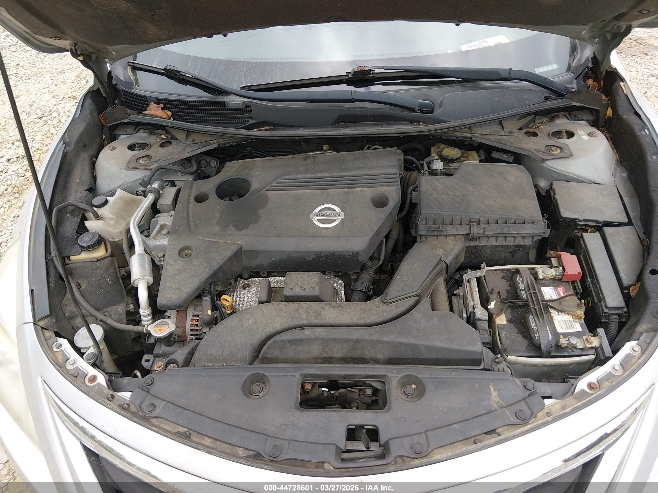 2014 Nissan Altima   Silver vin: 1N4AL3AP7EN383265