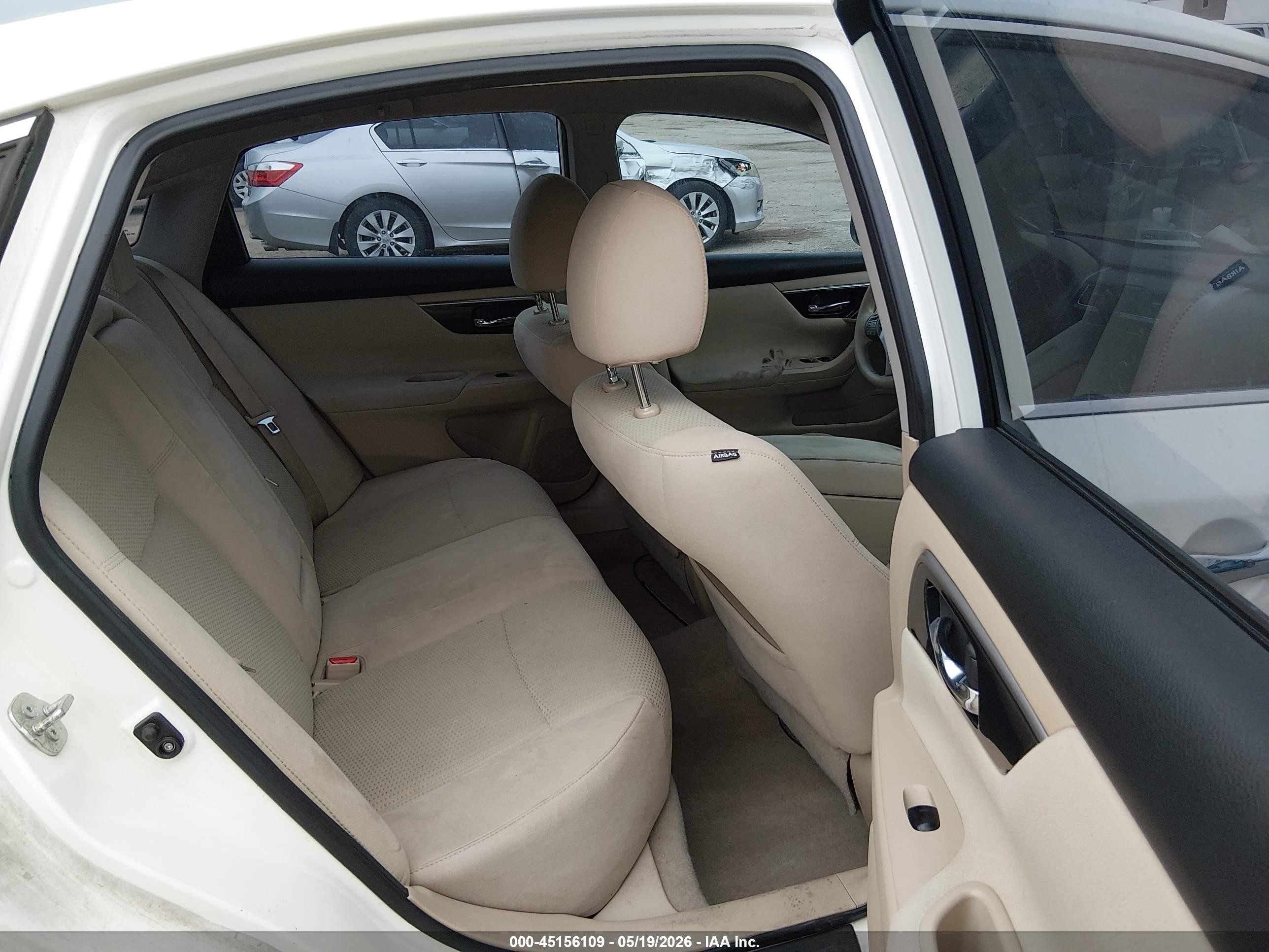 2014 Nissan Altima 2.5 S White vin: 1N4AL3AP7EN388823