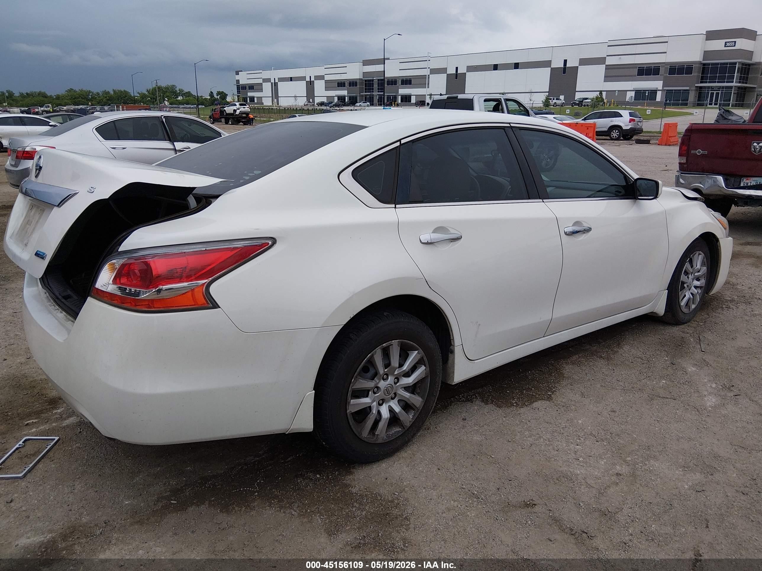 2014 Nissan Altima 2.5 S White vin: 1N4AL3AP7EN388823