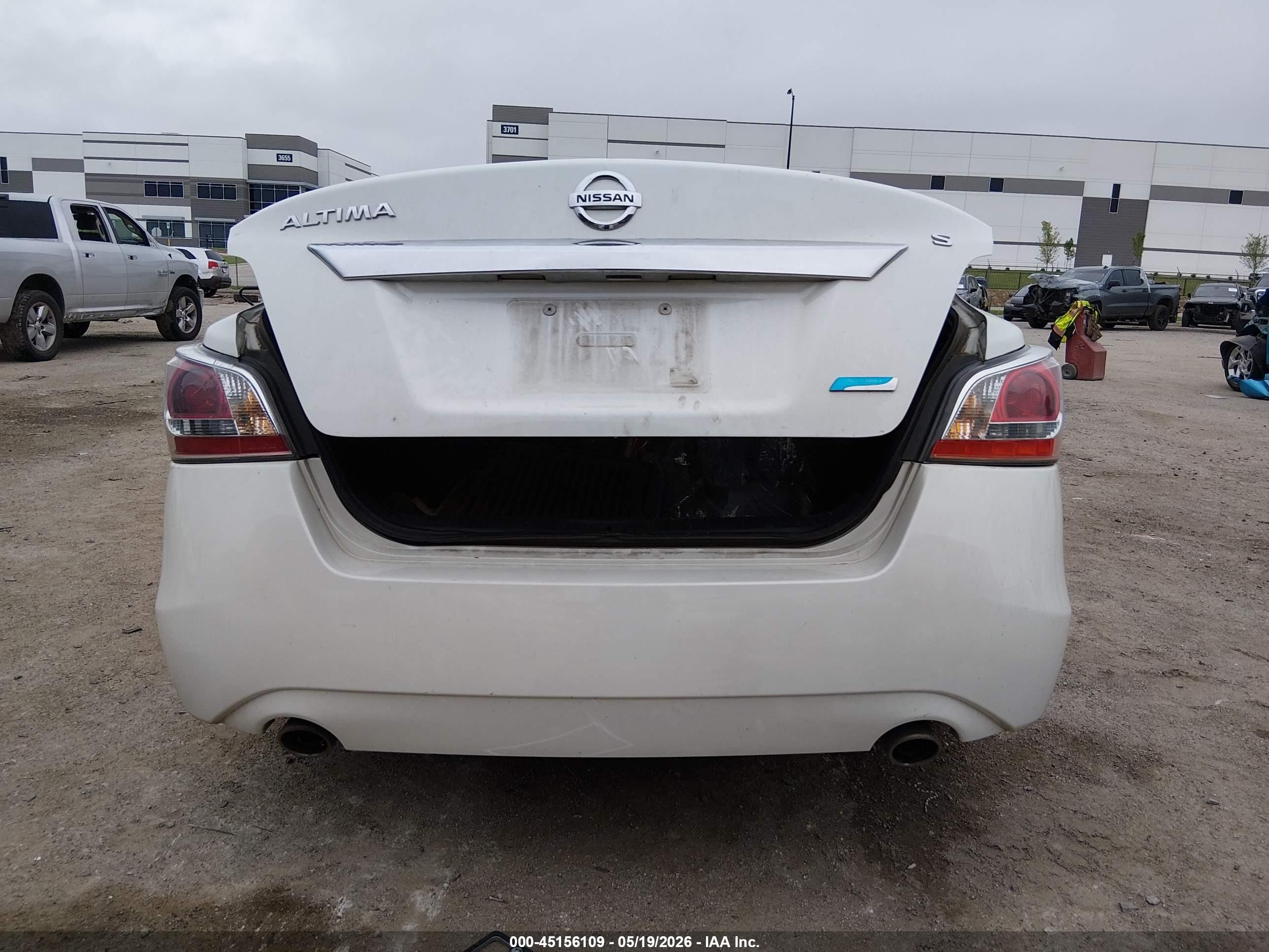 2014 Nissan Altima 2.5 S White vin: 1N4AL3AP7EN388823