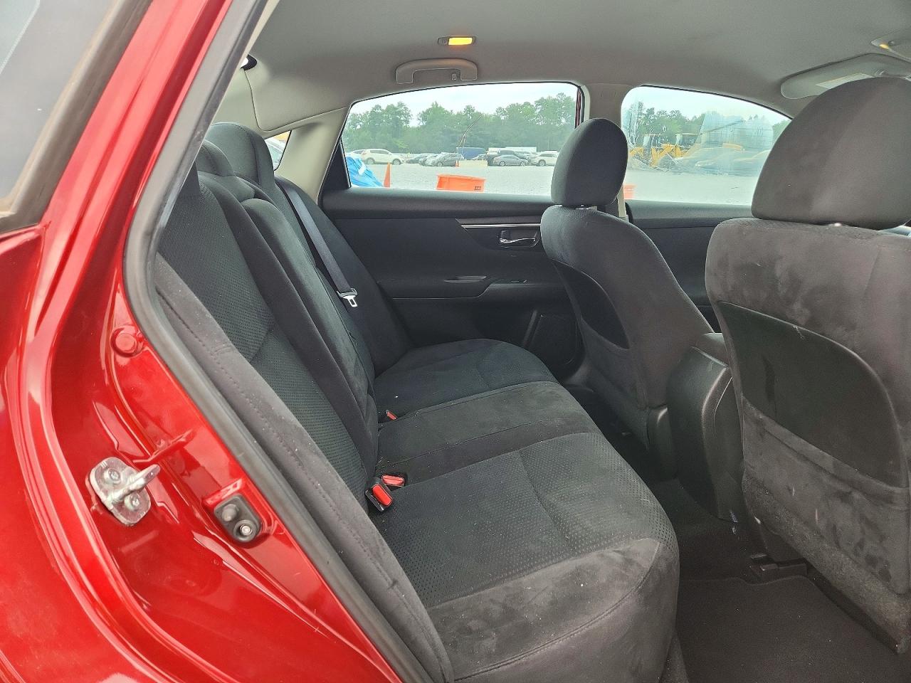 2014 Nissan Altima 2.5 S Red vin: 1N4AL3AP7EN388966