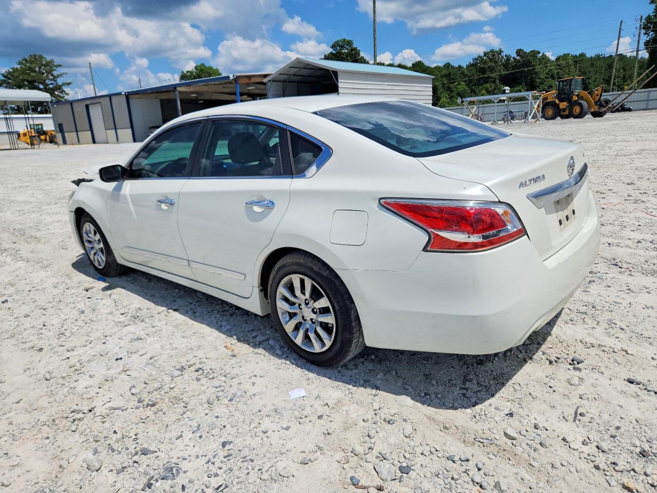 2015 Nissan Altima 2.5 S White vin: 1N4AL3AP7FC102661