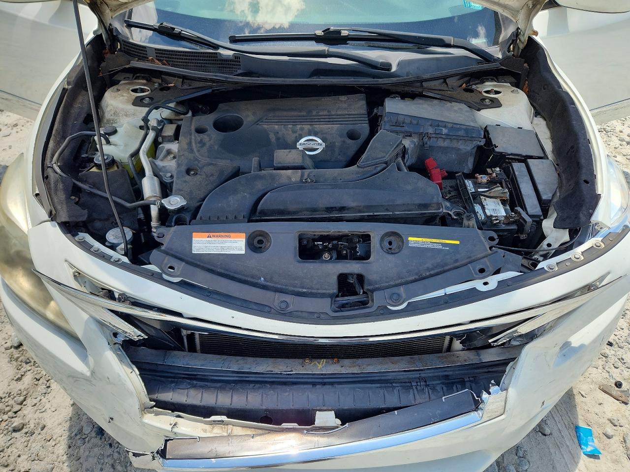 2015 Nissan Altima 2.5 S White vin: 1N4AL3AP7FC102661