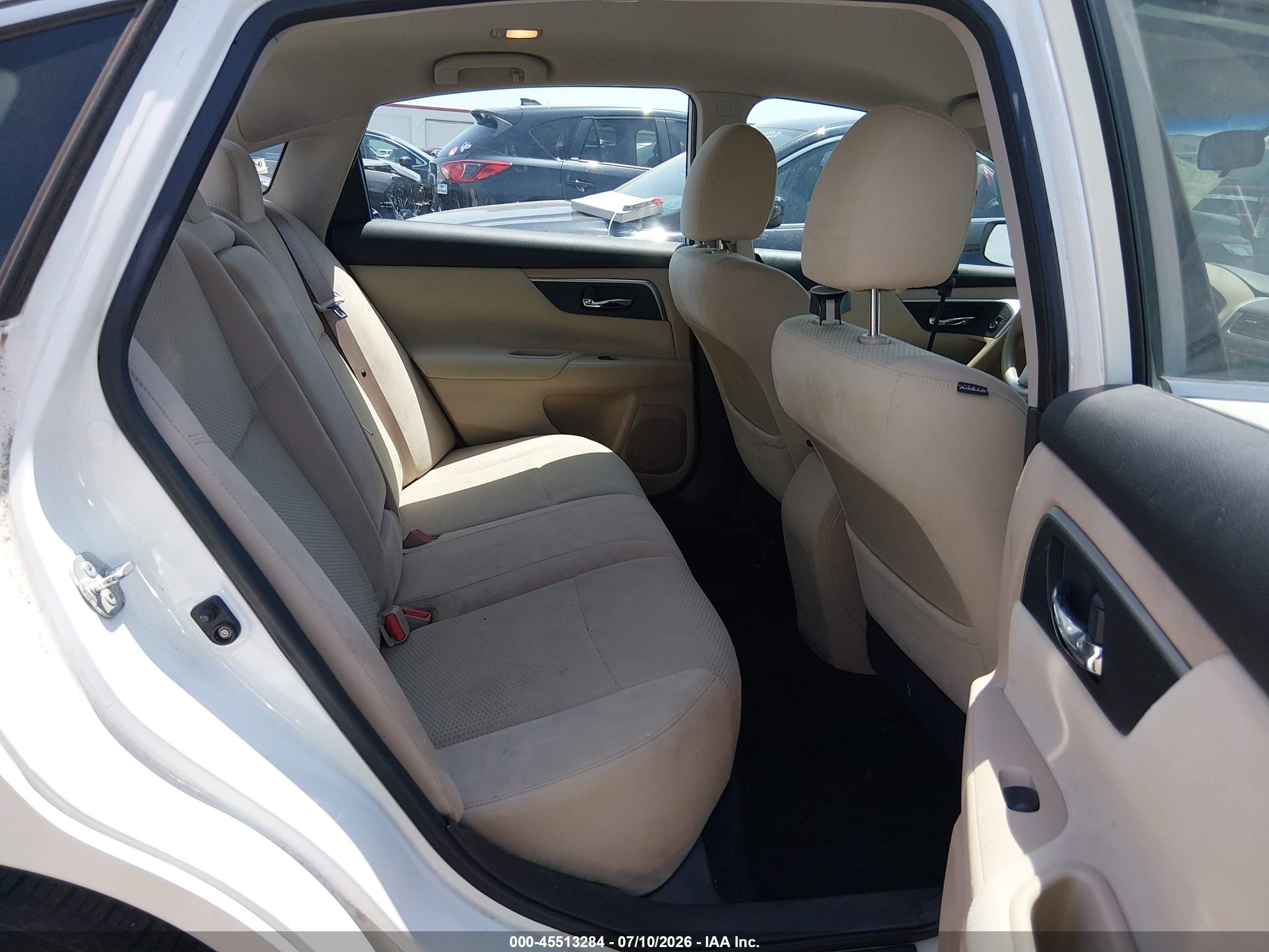 2015 Nissan Altima 2.5 S White vin: 1N4AL3AP7FC104720