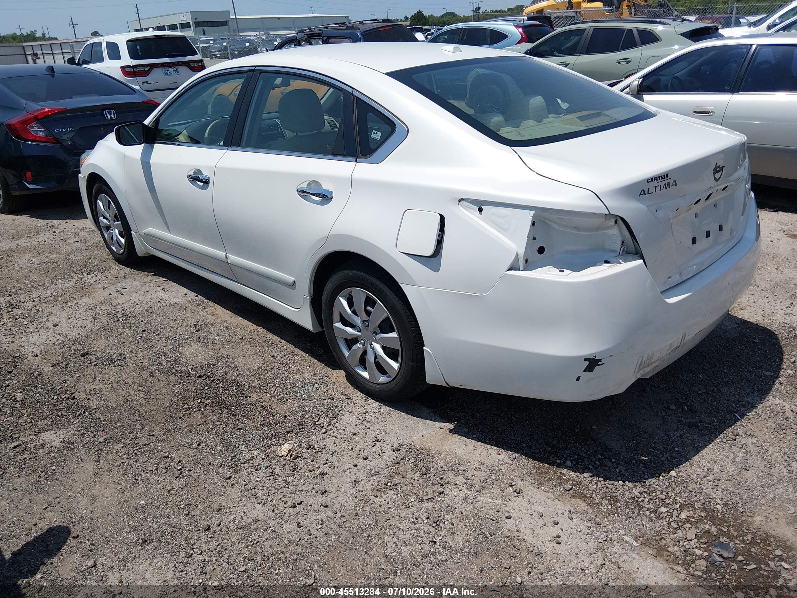 2015 Nissan Altima 2.5 S White vin: 1N4AL3AP7FC104720