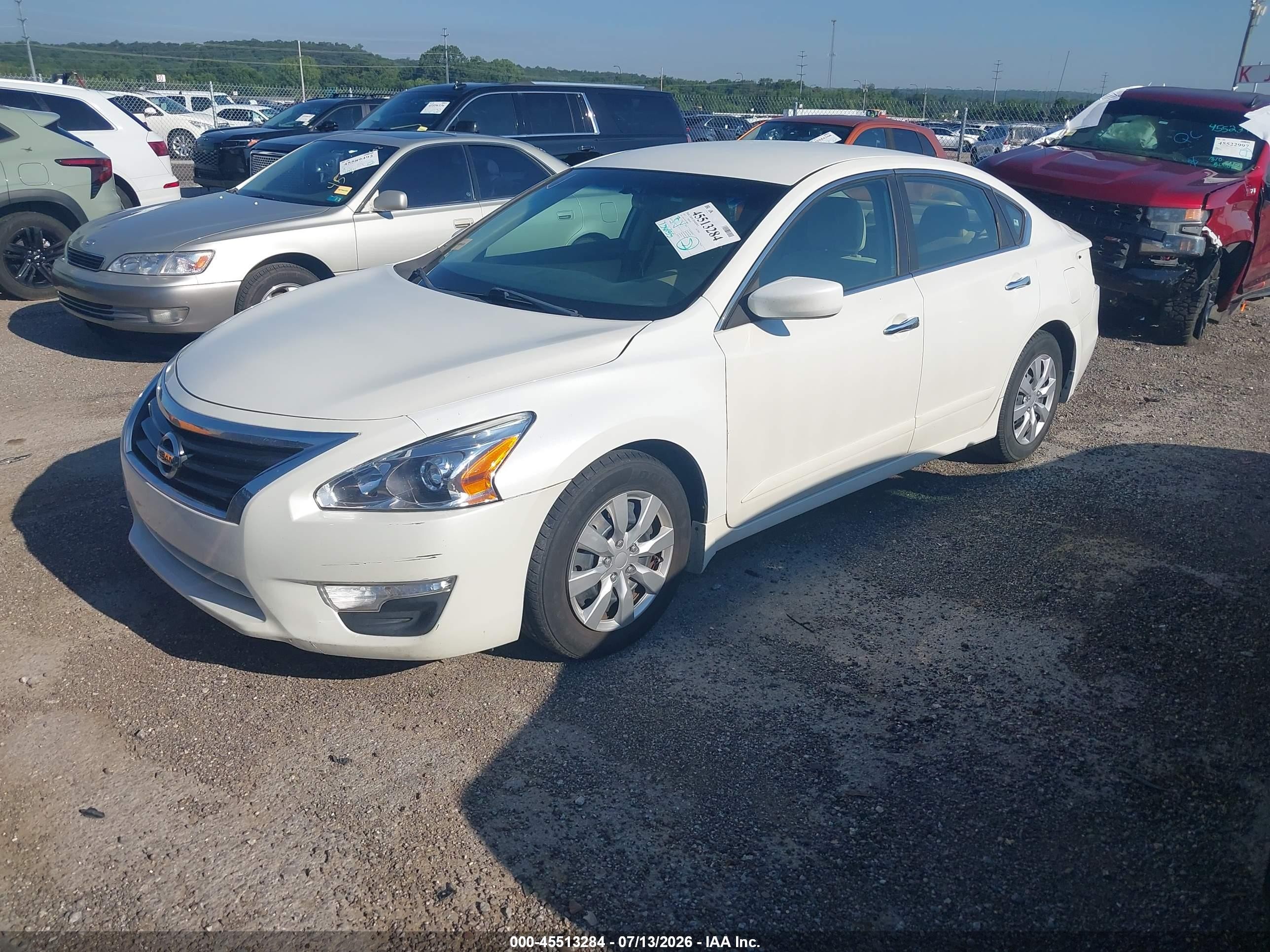 2015 Nissan Altima 2.5 S White vin: 1N4AL3AP7FC104720