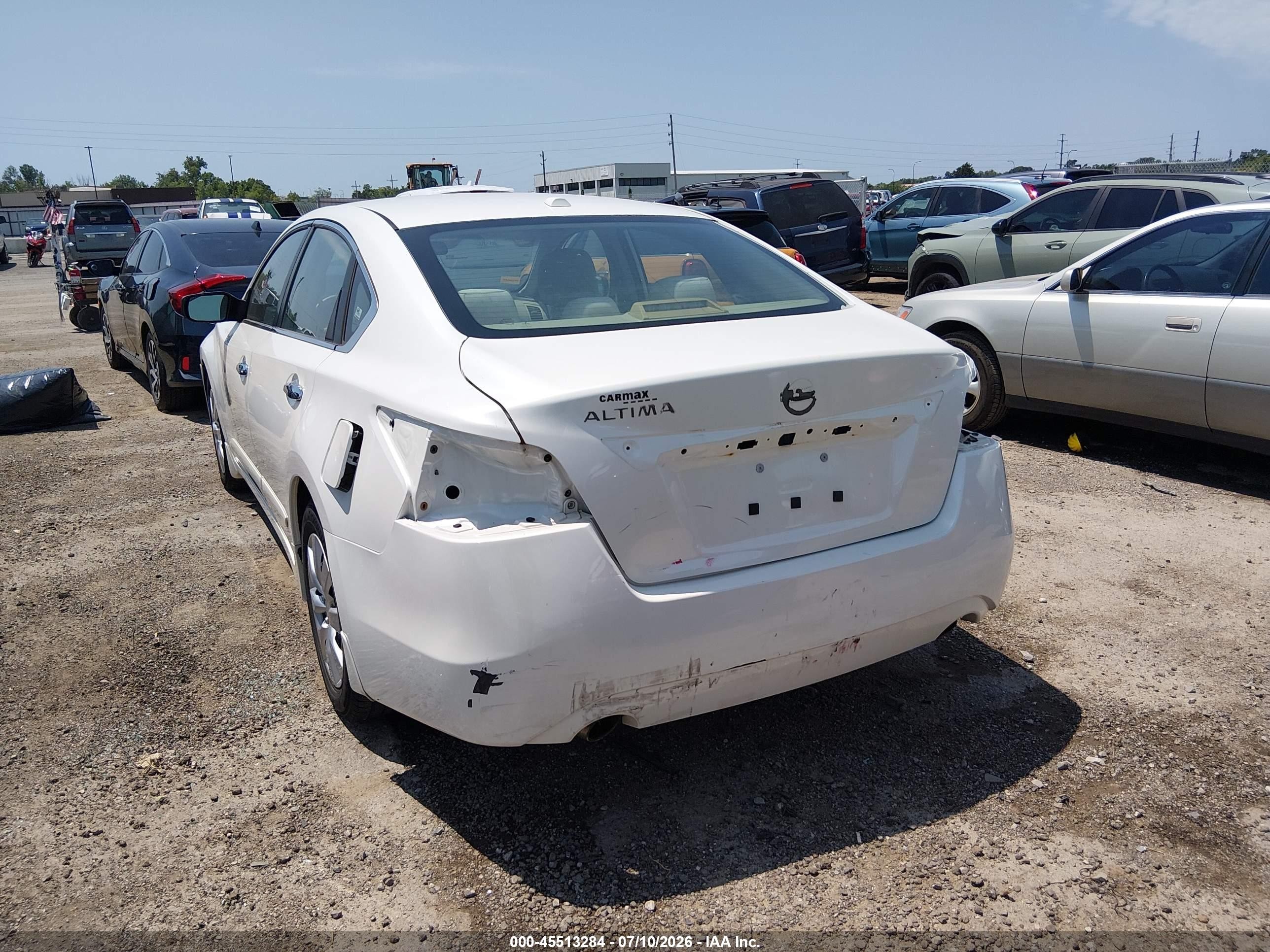 2015 Nissan Altima 2.5 S White vin: 1N4AL3AP7FC104720