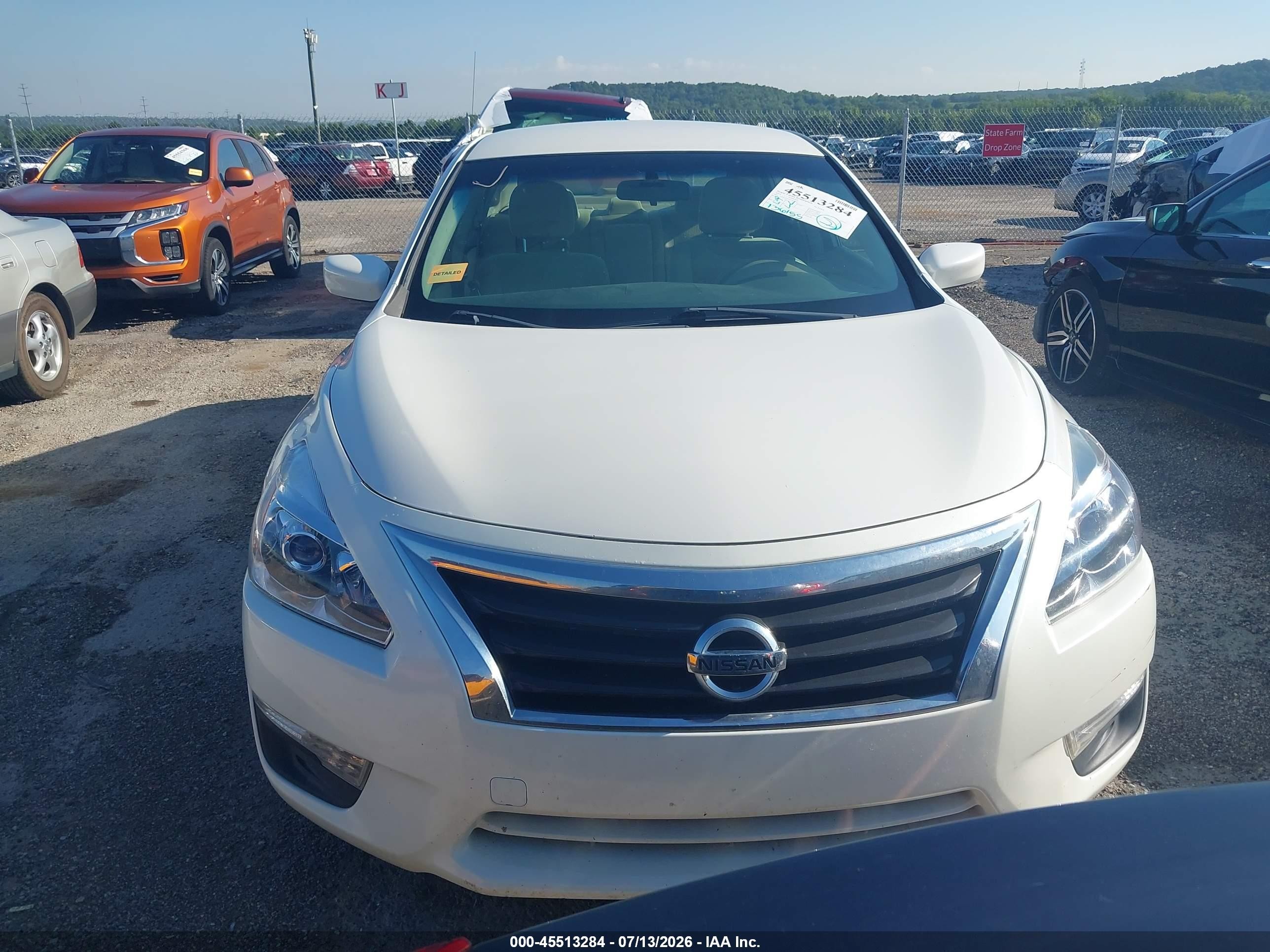 2015 Nissan Altima 2.5 S White vin: 1N4AL3AP7FC104720