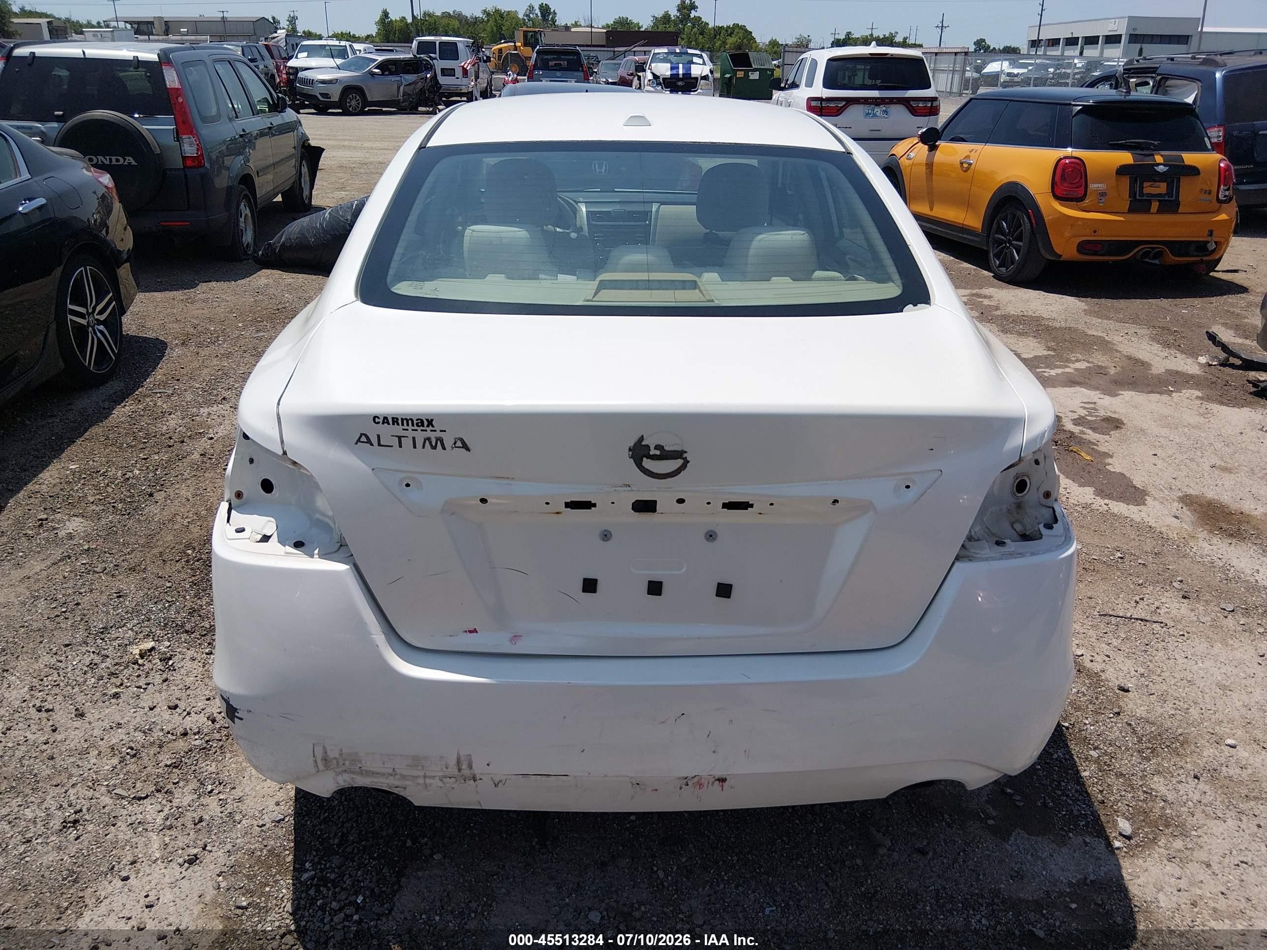 2015 Nissan Altima 2.5 S White vin: 1N4AL3AP7FC104720