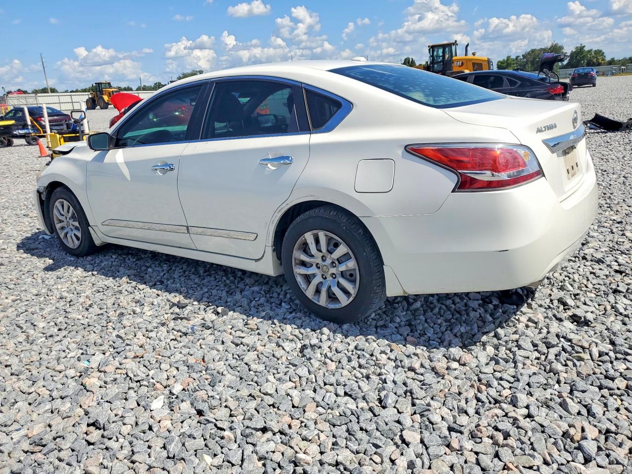 2015 Nissan Altima 2.5 S Белый vin: 1N4AL3AP7FC106791