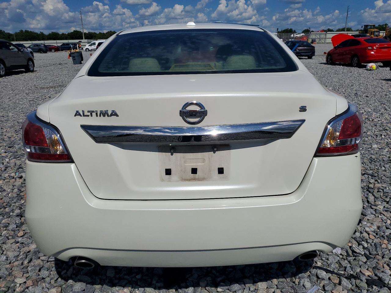 2015 Nissan Altima 2.5 S Белый vin: 1N4AL3AP7FC106791