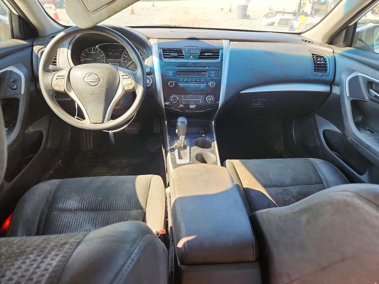 2015 Nissan Altima 2.5 S White vin: 1N4AL3AP7FC118603