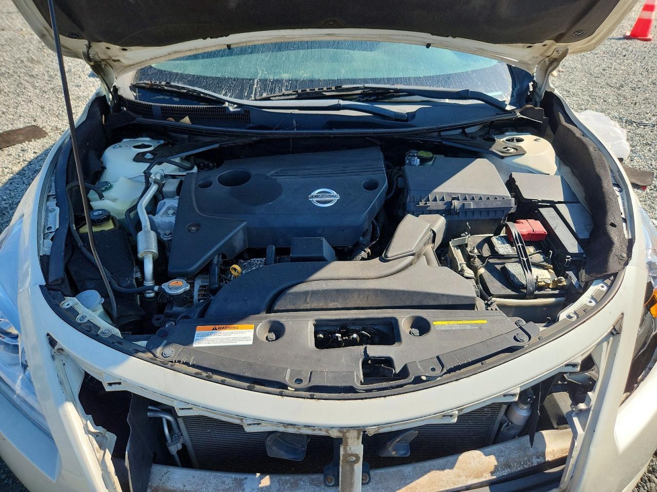 2015 Nissan Altima 2.5 S White vin: 1N4AL3AP7FC118603