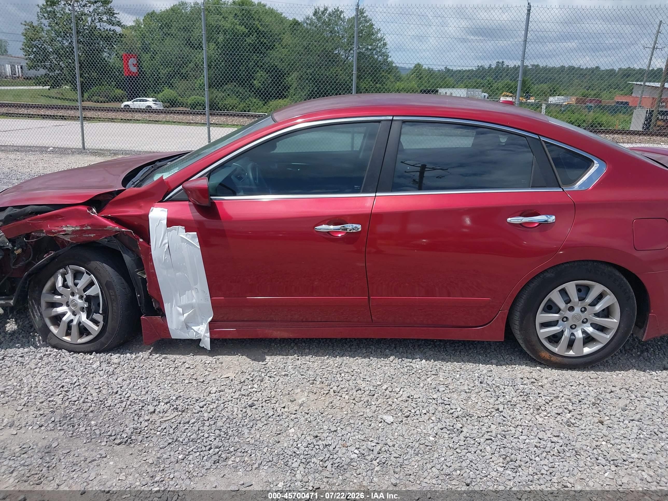 2015 Nissan Altima 2.5 S Red vin: 1N4AL3AP7FC124918