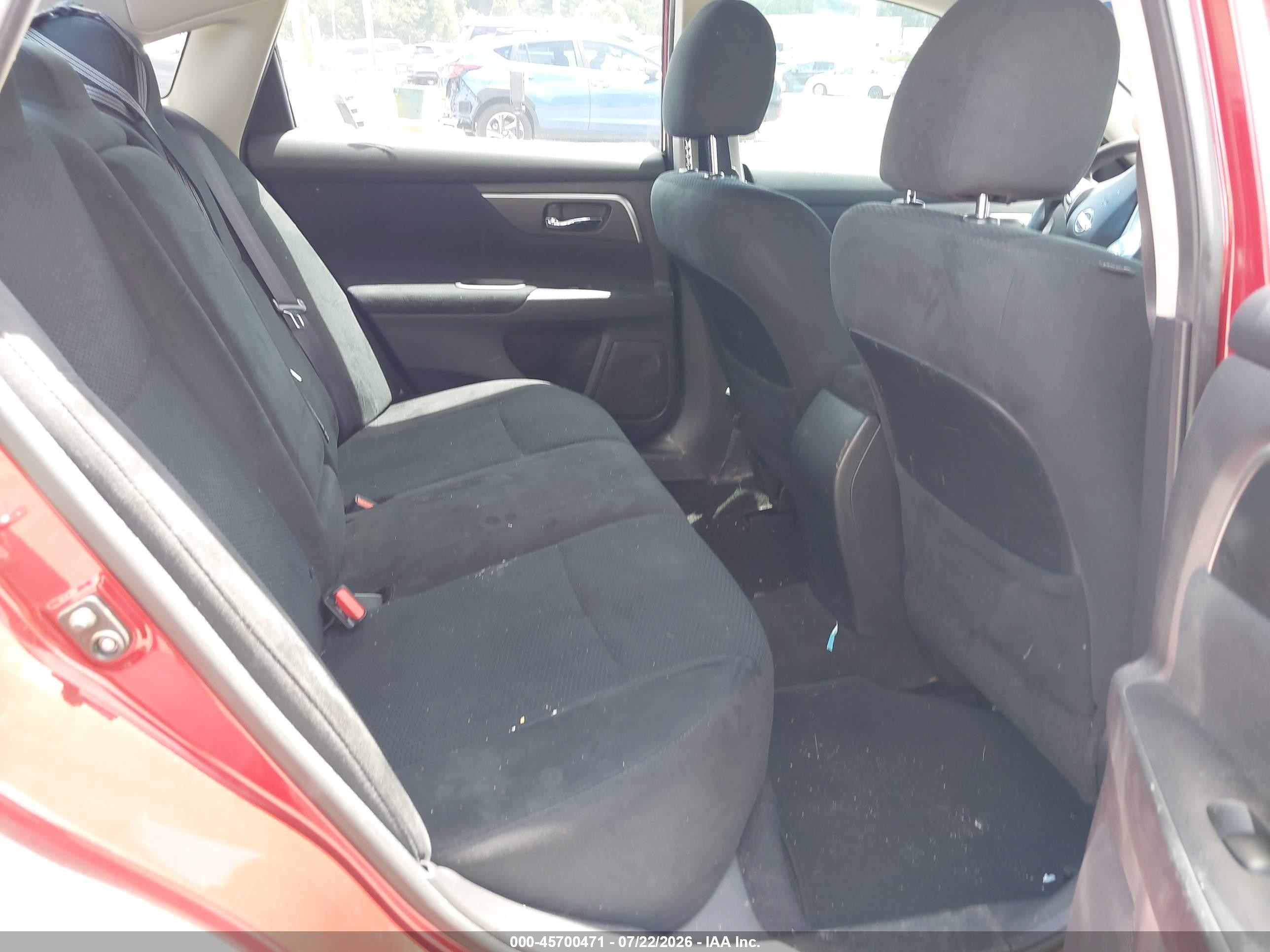 2015 Nissan Altima 2.5 S Red vin: 1N4AL3AP7FC124918