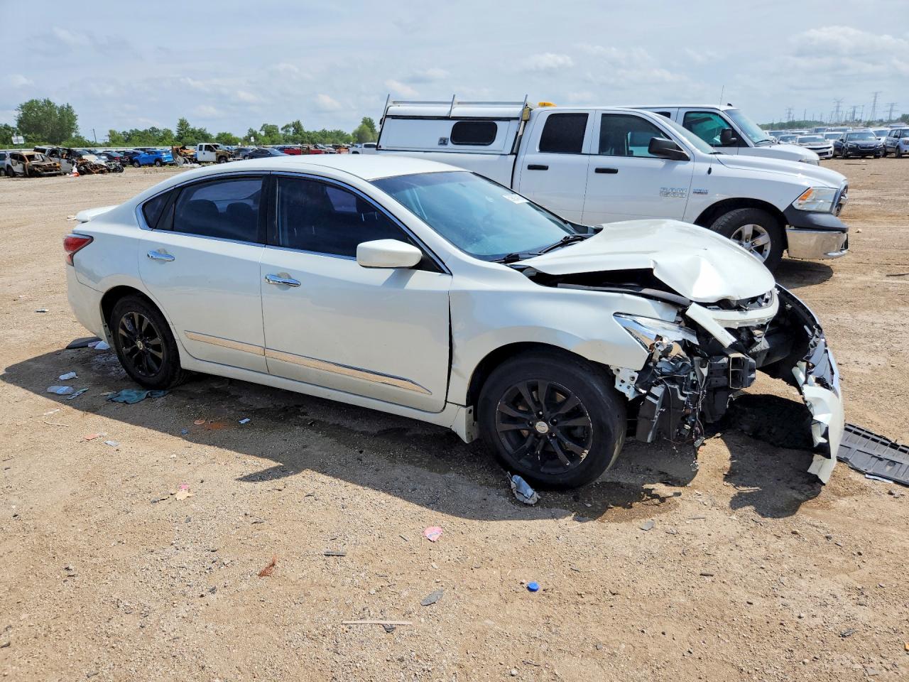 2015 Nissan Altima 2.5 S White vin: 1N4AL3AP7FC126152