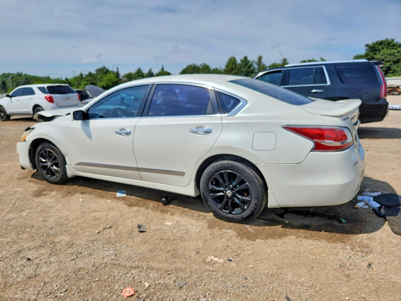 2015 Nissan Altima 2.5 S White vin: 1N4AL3AP7FC126152