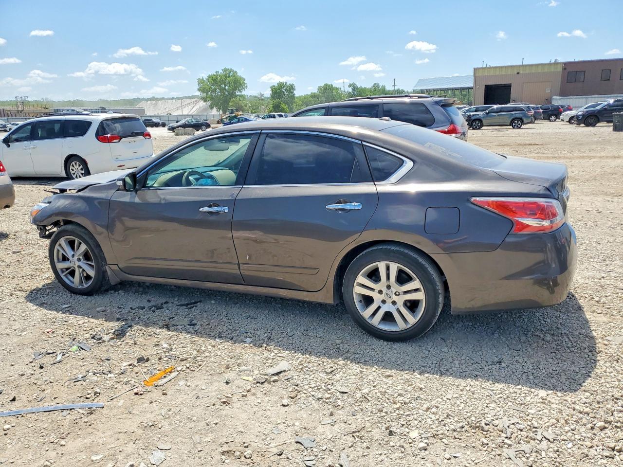 2015 Nissan Altima 2.5 Sv Коричневый vin: 1N4AL3AP7FC136552