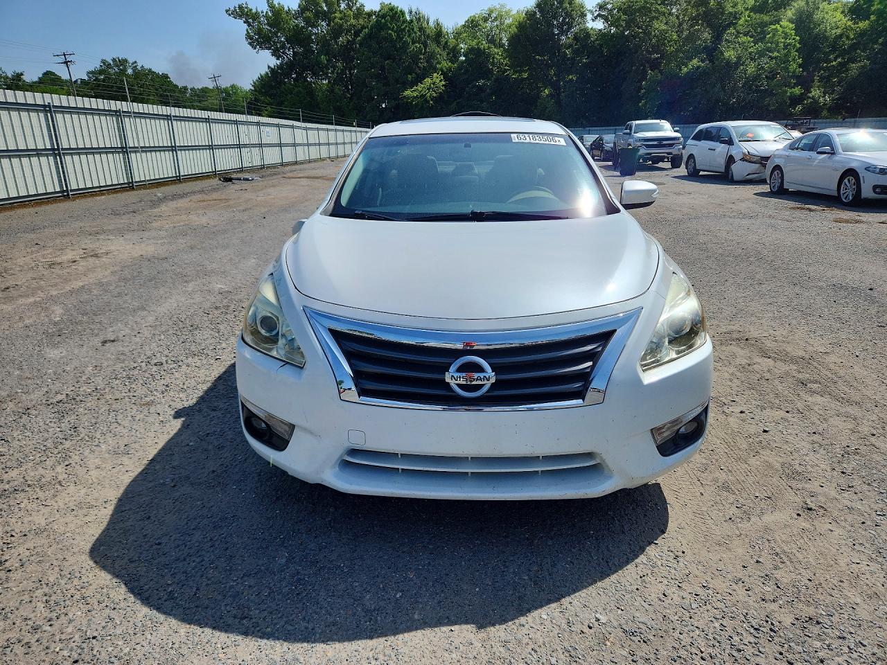 2015 Nissan Altima 2.5 Sv White vin: 1N4AL3AP7FC136924