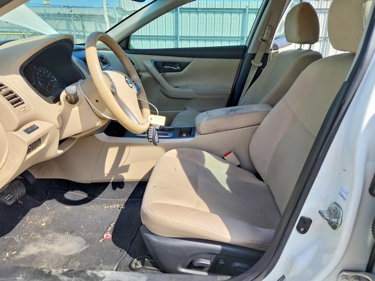 2015 Nissan Altima 2.5 Sv White vin: 1N4AL3AP7FC136924