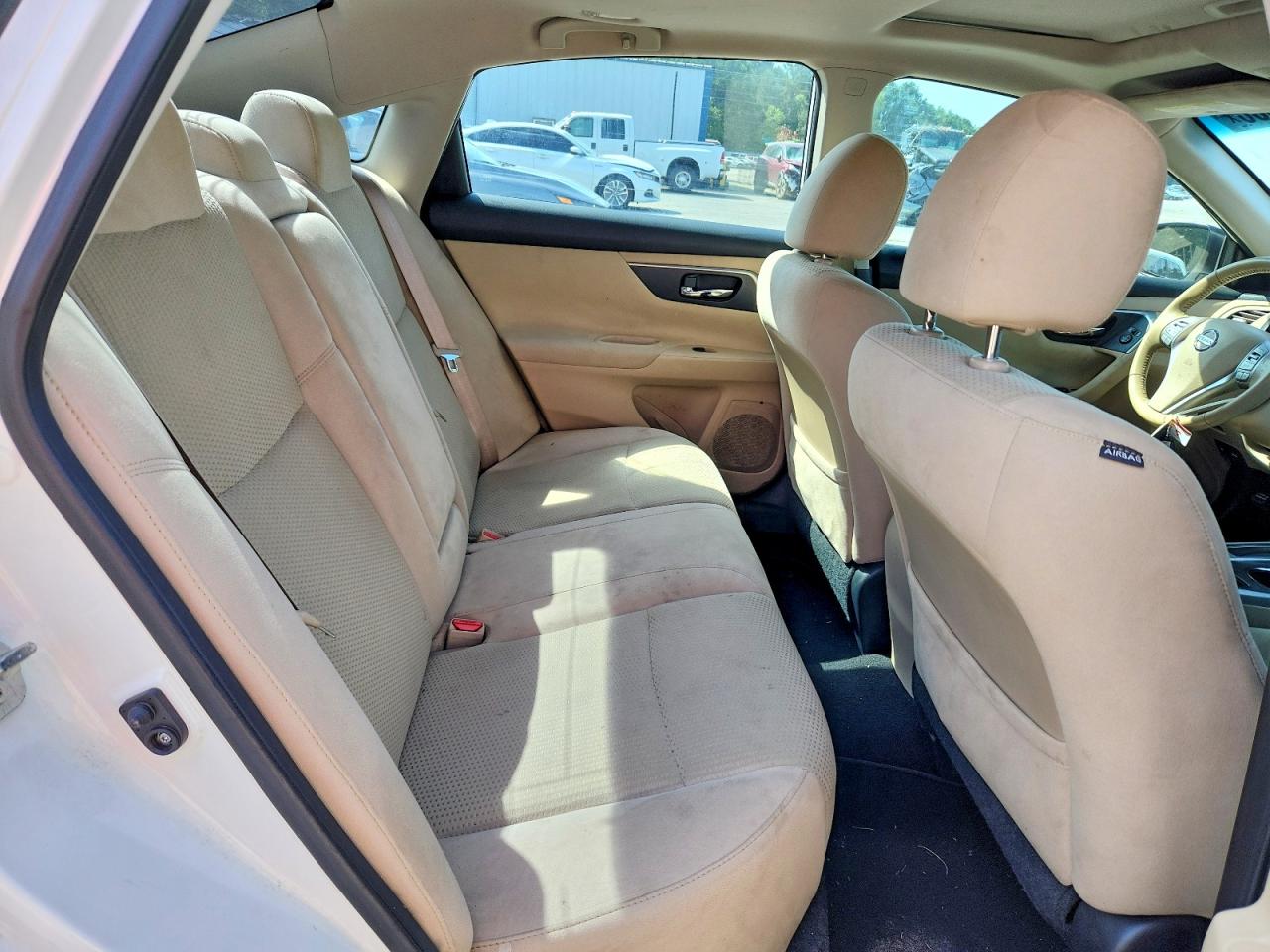 2015 Nissan Altima 2.5 Sv White vin: 1N4AL3AP7FC136924
