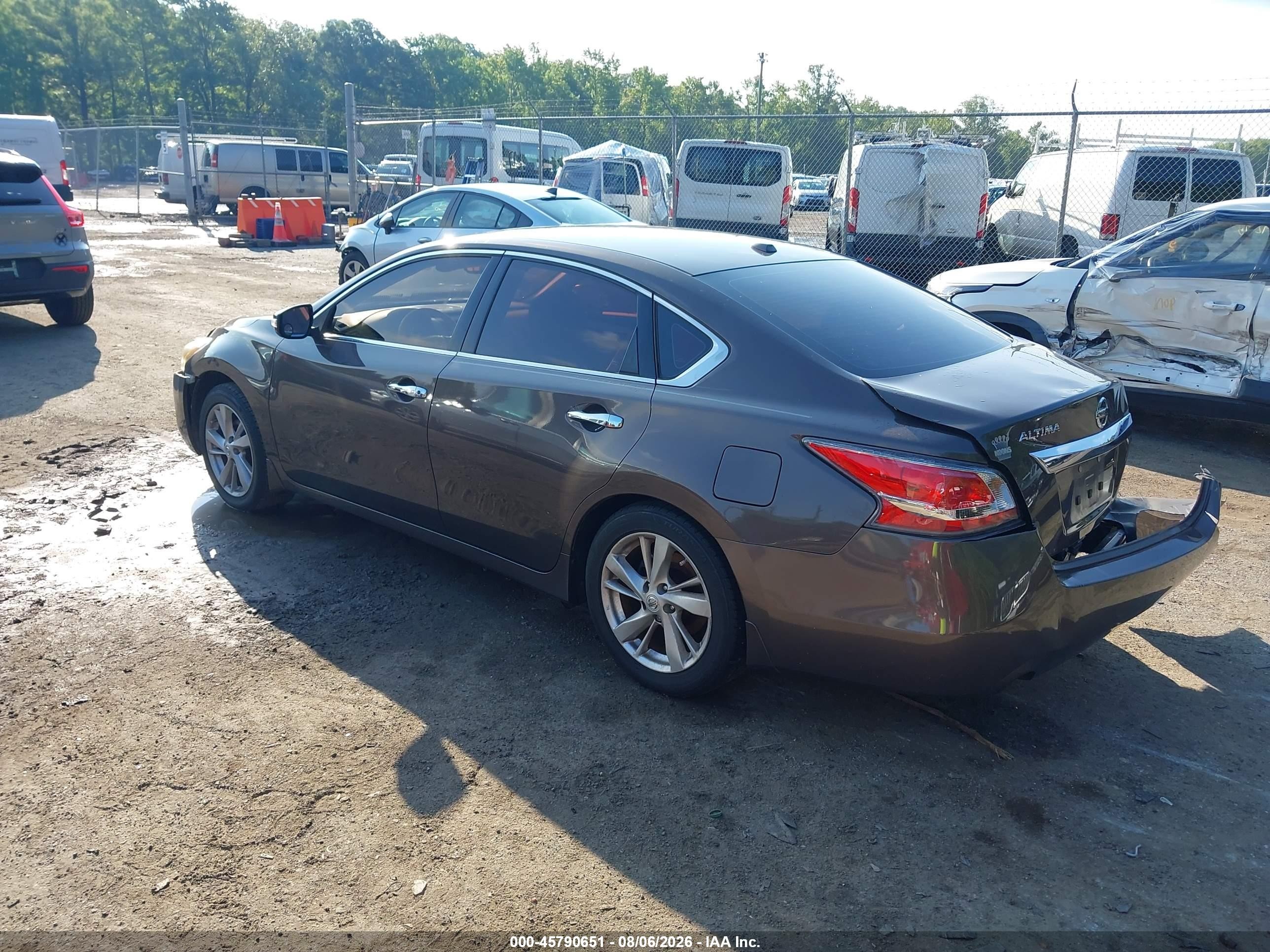 2015 Nissan Altima 2.5/2.5 S/2.5 Sl/2.5 Sv Коричневый vin: 1N4AL3AP7FC144456