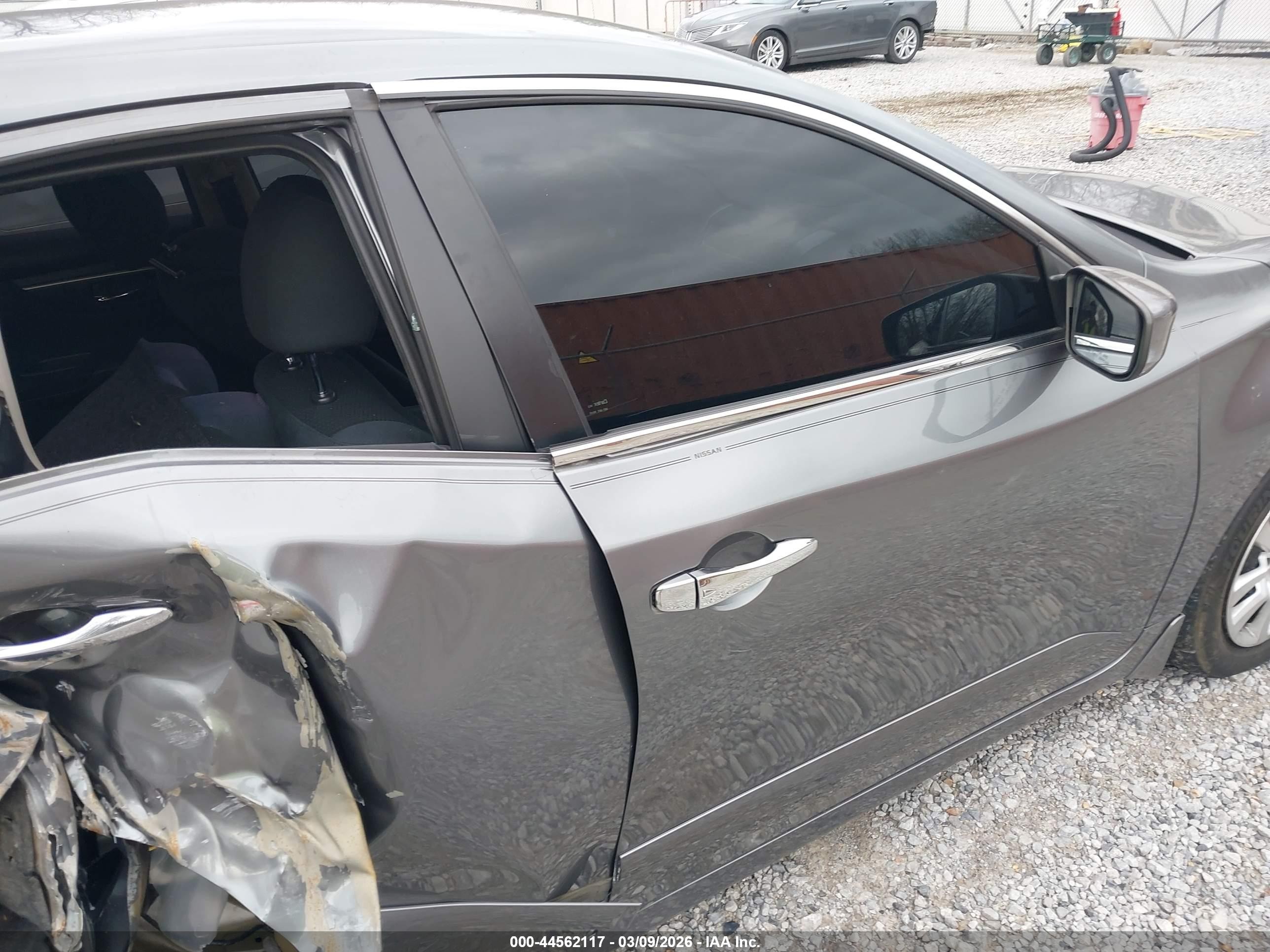 2015 Nissan Altima 2.5 S Silver vin: 1N4AL3AP7FC153397
